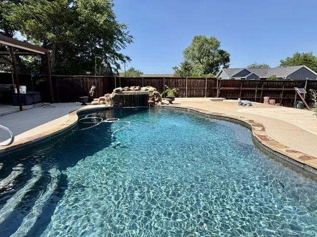 Single Family Residence For Sale in Grayson County , 363 Willow Drive, Pottsboro, Texas 75076, 3 Bedroom, 2 Bathroom, Garage spaces, 2,162 Sqft, built in 2003, mls#21297360, Real Estate Agent in Pottsboro, Homes For Sale in Grayson county, Homes For Sale in Pottsboro, Realtor in Pottsboro Texas, Real Estate Brokerage Independent Realty Texas, Luminita Cordes Realtor