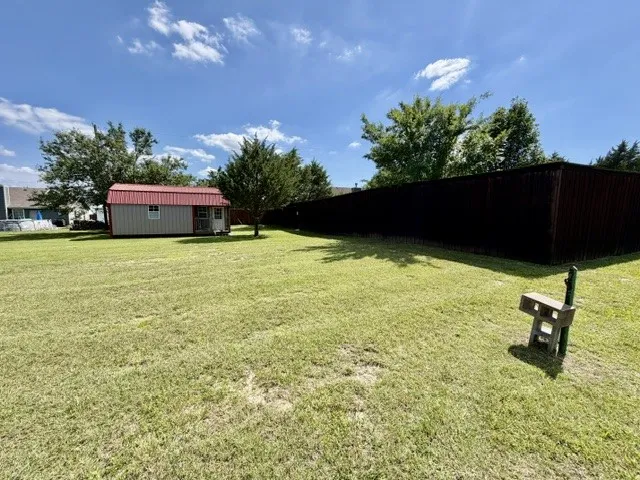Single Family Residence For Sale in Grayson County , 363 Willow Drive, Pottsboro, Texas 75076, 3 Bedroom, 2 Bathroom, Garage spaces, 2,162 Sqft, built in 2003, mls#21297360, Real Estate Agent in Pottsboro, Homes For Sale in Grayson county, Homes For Sale in Pottsboro, Realtor in Pottsboro Texas, Real Estate Brokerage Independent Realty Texas, Luminita Cordes Realtor