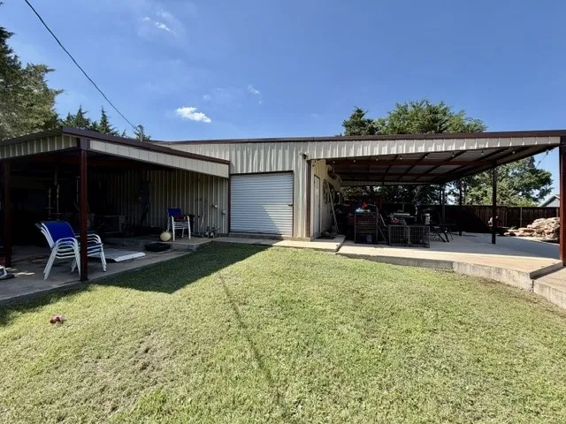 Single Family Residence For Sale in Grayson County , 363 Willow Drive, Pottsboro, Texas 75076, 3 Bedroom, 2 Bathroom, Garage spaces, 2,162 Sqft, built in 2003, mls#21297360, Real Estate Agent in Pottsboro, Homes For Sale in Grayson county, Homes For Sale in Pottsboro, Realtor in Pottsboro Texas, Real Estate Brokerage Independent Realty Texas, Luminita Cordes Realtor