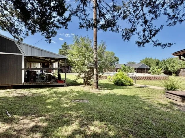 Single Family Residence For Sale in Grayson County , 363 Willow Drive, Pottsboro, Texas 75076, 3 Bedroom, 2 Bathroom, Garage spaces, 2,162 Sqft, built in 2003, mls#21297360, Real Estate Agent in Pottsboro, Homes For Sale in Grayson county, Homes For Sale in Pottsboro, Realtor in Pottsboro Texas, Real Estate Brokerage Independent Realty Texas, Luminita Cordes Realtor