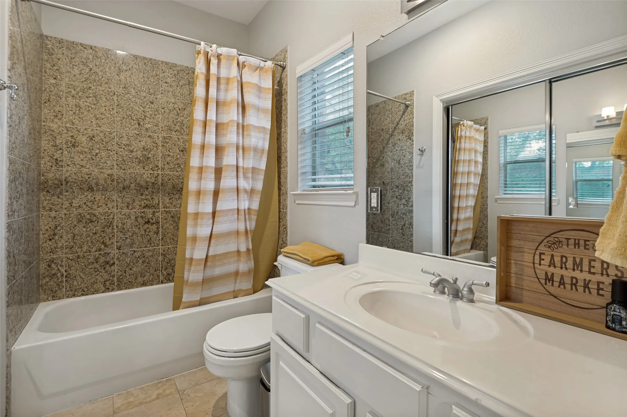Condominium For Sale in Dallas County , 2205 Canton Street 105, Dallas, Texas 75201, 3 Bedroom, 4 Bathroom, 2 Garage spaces, 3,020 Sqft, built in 2001, mls#21301234, Real Estate Agent in Dallas, Homes For Sale in Dallas county, Homes For Sale in Dallas, Realtor in Dallas Texas, Real Estate Brokerage Independent Realty Texas, Luminita Cordes Realtor