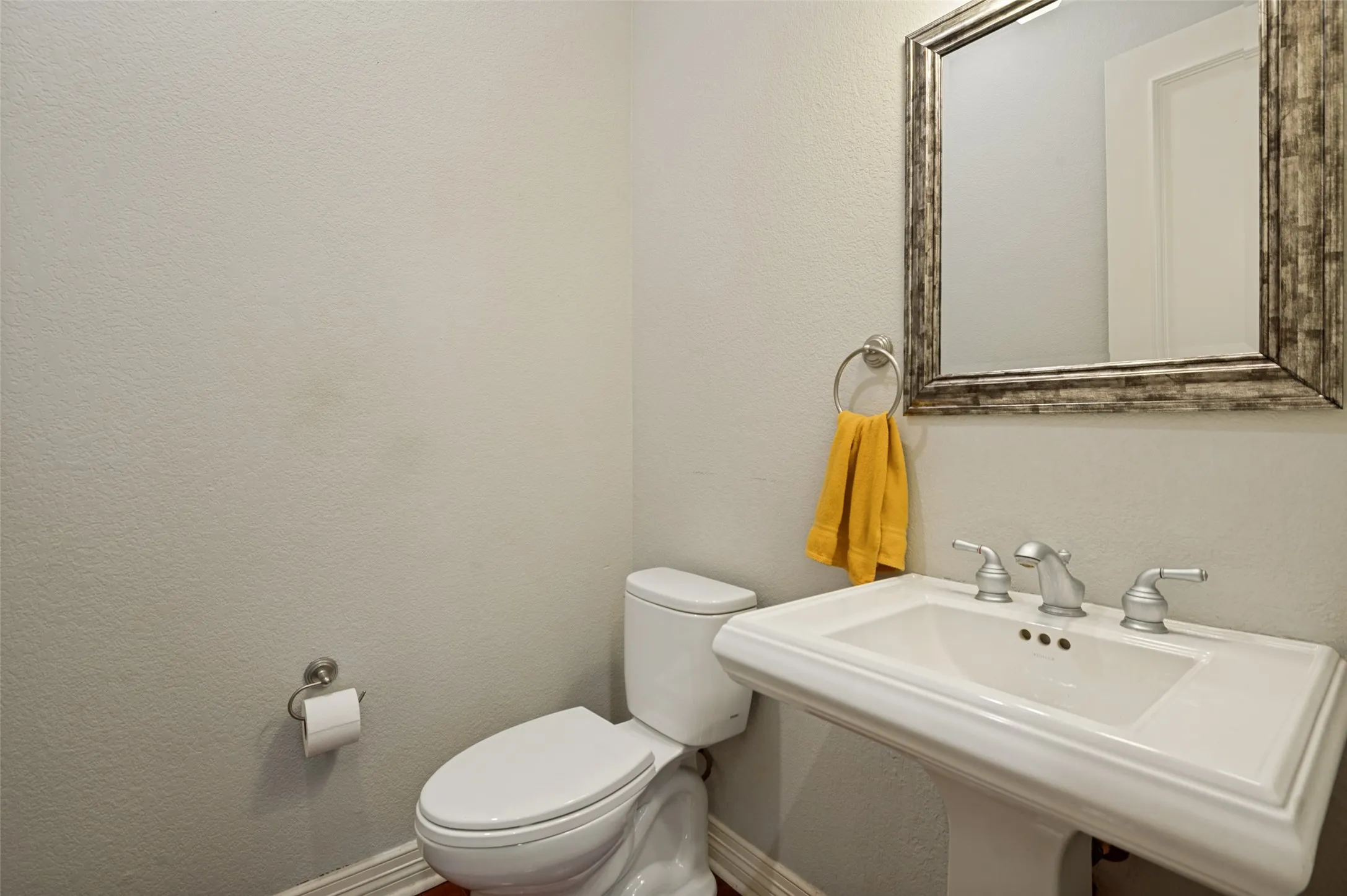 Condominium For Sale in Dallas County , 2205 Canton Street 105, Dallas, Texas 75201, 3 Bedroom, 4 Bathroom, 2 Garage spaces, 3,020 Sqft, built in 2001, mls#21301234, Real Estate Agent in Dallas, Homes For Sale in Dallas county, Homes For Sale in Dallas, Realtor in Dallas Texas, Real Estate Brokerage Independent Realty Texas, Luminita Cordes Realtor
