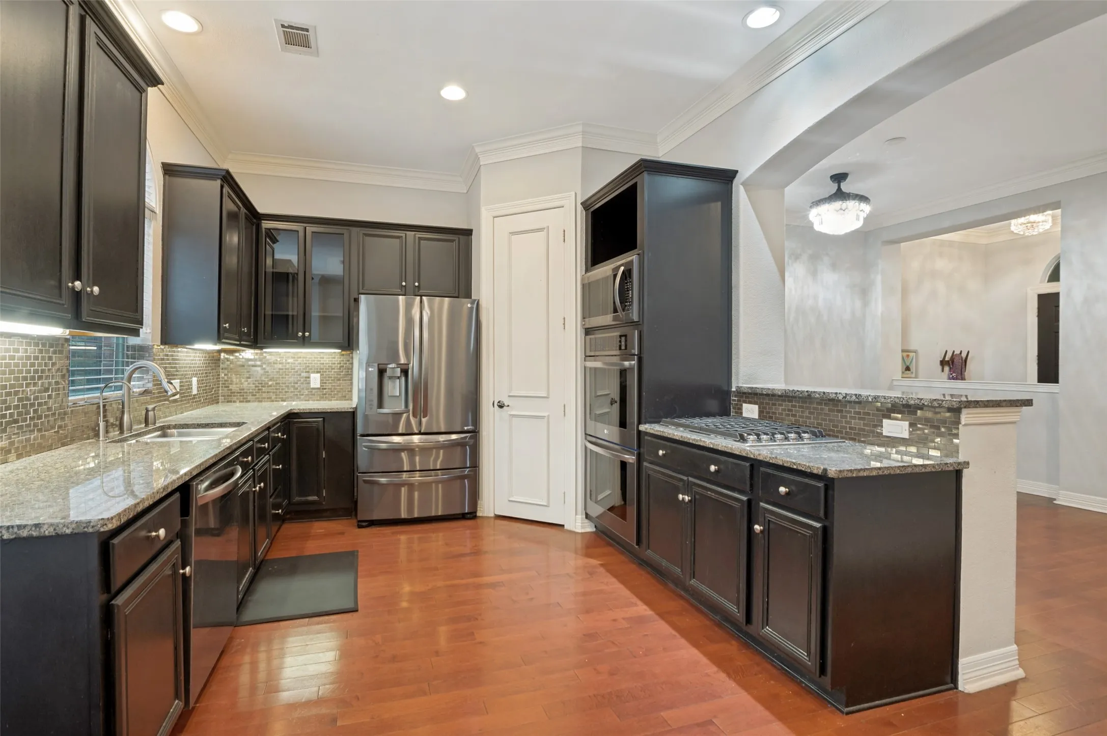 Condominium For Sale in Dallas County , 2205 Canton Street 105, Dallas, Texas 75201, 3 Bedroom, 4 Bathroom, 2 Garage spaces, 3,020 Sqft, built in 2001, mls#21301234, Real Estate Agent in Dallas, Homes For Sale in Dallas county, Homes For Sale in Dallas, Realtor in Dallas Texas, Real Estate Brokerage Independent Realty Texas, Luminita Cordes Realtor
