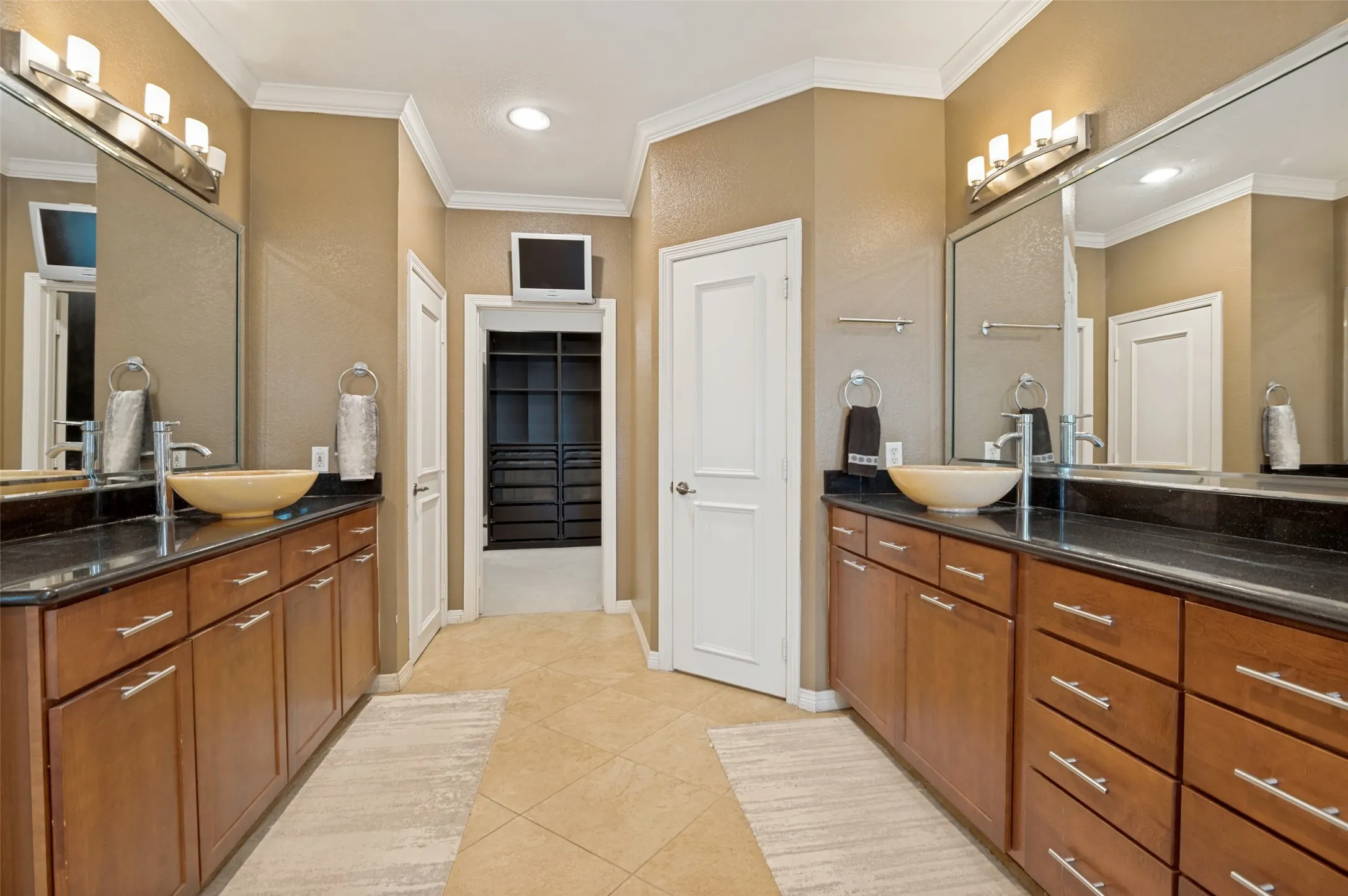 Condominium For Sale in Dallas County , 2205 Canton Street 105, Dallas, Texas 75201, 3 Bedroom, 4 Bathroom, 2 Garage spaces, 3,020 Sqft, built in 2001, mls#21301234, Real Estate Agent in Dallas, Homes For Sale in Dallas county, Homes For Sale in Dallas, Realtor in Dallas Texas, Real Estate Brokerage Independent Realty Texas, Luminita Cordes Realtor