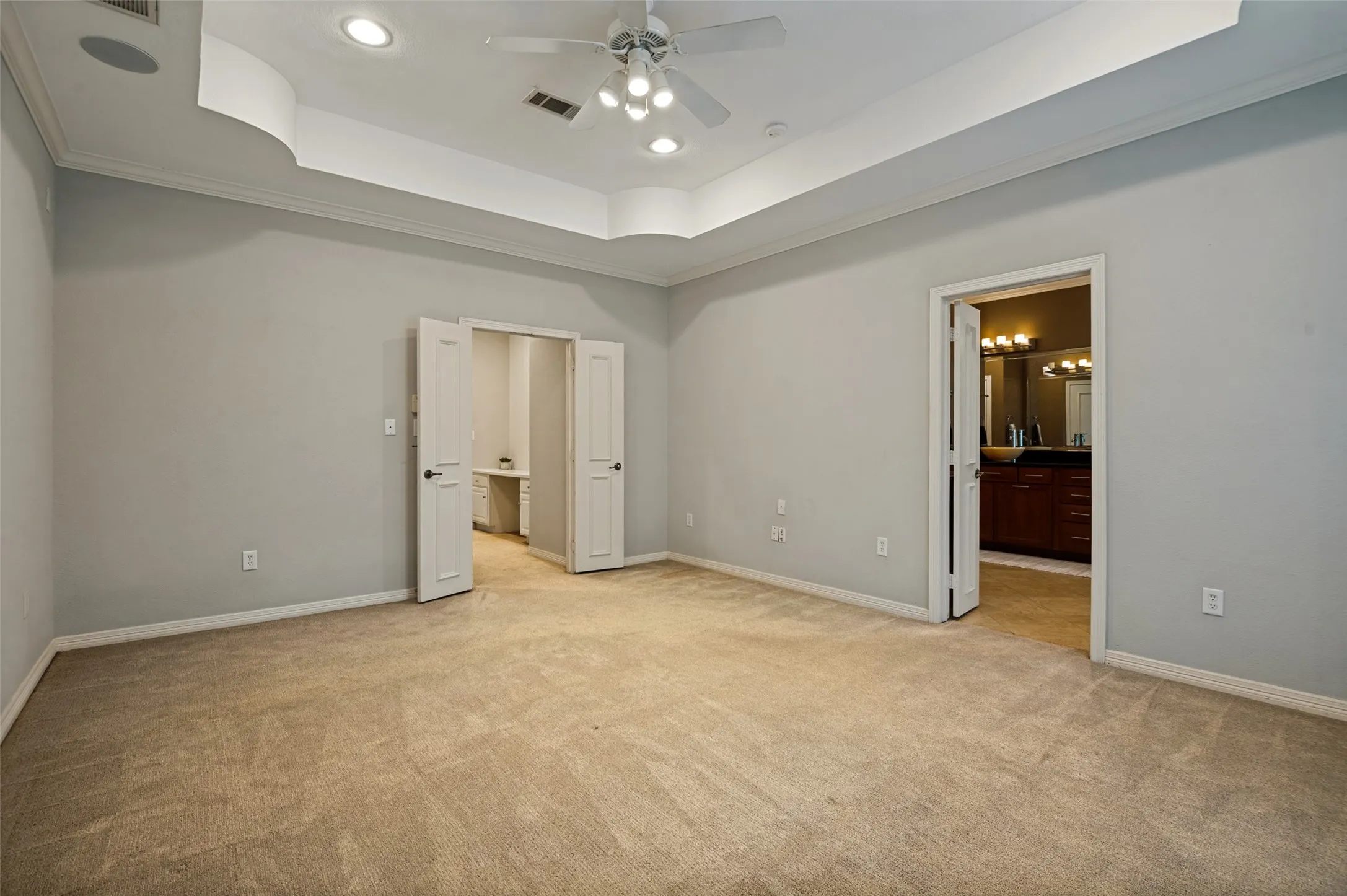Condominium For Sale in Dallas County , 2205 Canton Street 105, Dallas, Texas 75201, 3 Bedroom, 4 Bathroom, 2 Garage spaces, 3,020 Sqft, built in 2001, mls#21301234, Real Estate Agent in Dallas, Homes For Sale in Dallas county, Homes For Sale in Dallas, Realtor in Dallas Texas, Real Estate Brokerage Independent Realty Texas, Luminita Cordes Realtor