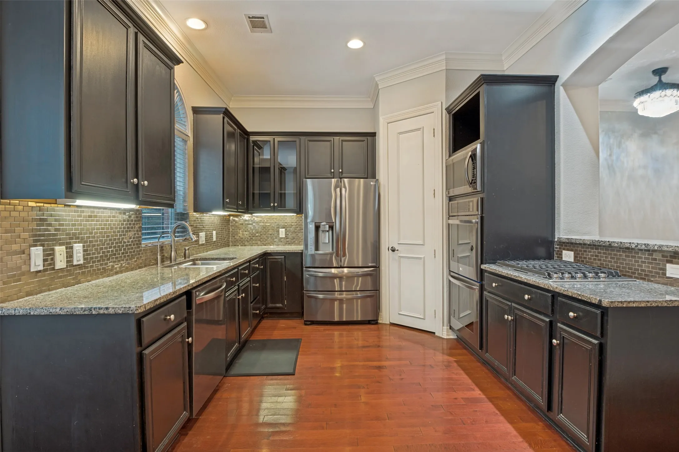 Condominium For Sale in Dallas County , 2205 Canton Street 105, Dallas, Texas 75201, 3 Bedroom, 4 Bathroom, 2 Garage spaces, 3,020 Sqft, built in 2001, mls#21301234, Real Estate Agent in Dallas, Homes For Sale in Dallas county, Homes For Sale in Dallas, Realtor in Dallas Texas, Real Estate Brokerage Independent Realty Texas, Luminita Cordes Realtor