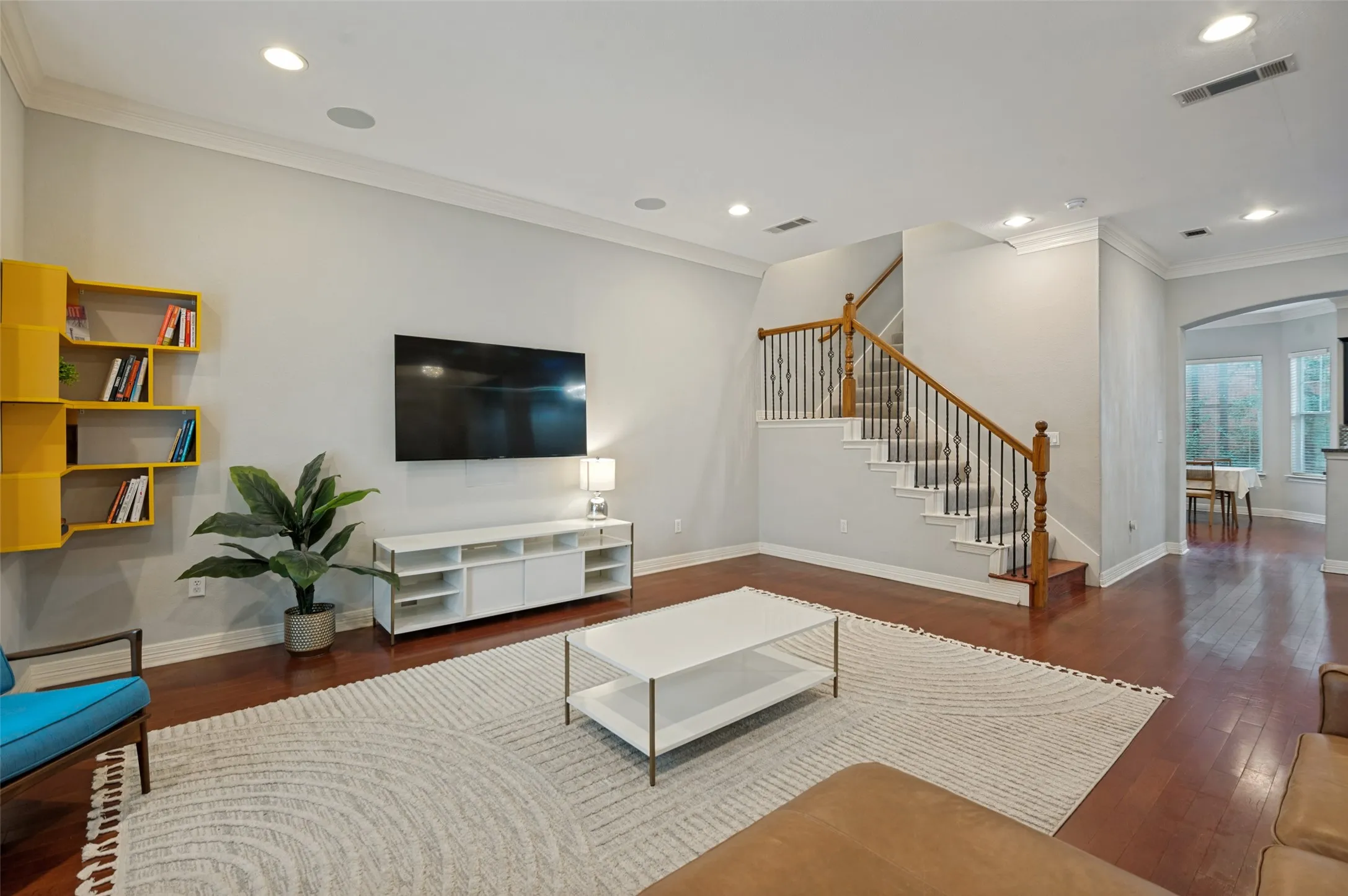 Condominium For Sale in Dallas County , 2205 Canton Street 105, Dallas, Texas 75201, 3 Bedroom, 4 Bathroom, 2 Garage spaces, 3,020 Sqft, built in 2001, mls#21301234, Real Estate Agent in Dallas, Homes For Sale in Dallas county, Homes For Sale in Dallas, Realtor in Dallas Texas, Real Estate Brokerage Independent Realty Texas, Luminita Cordes Realtor