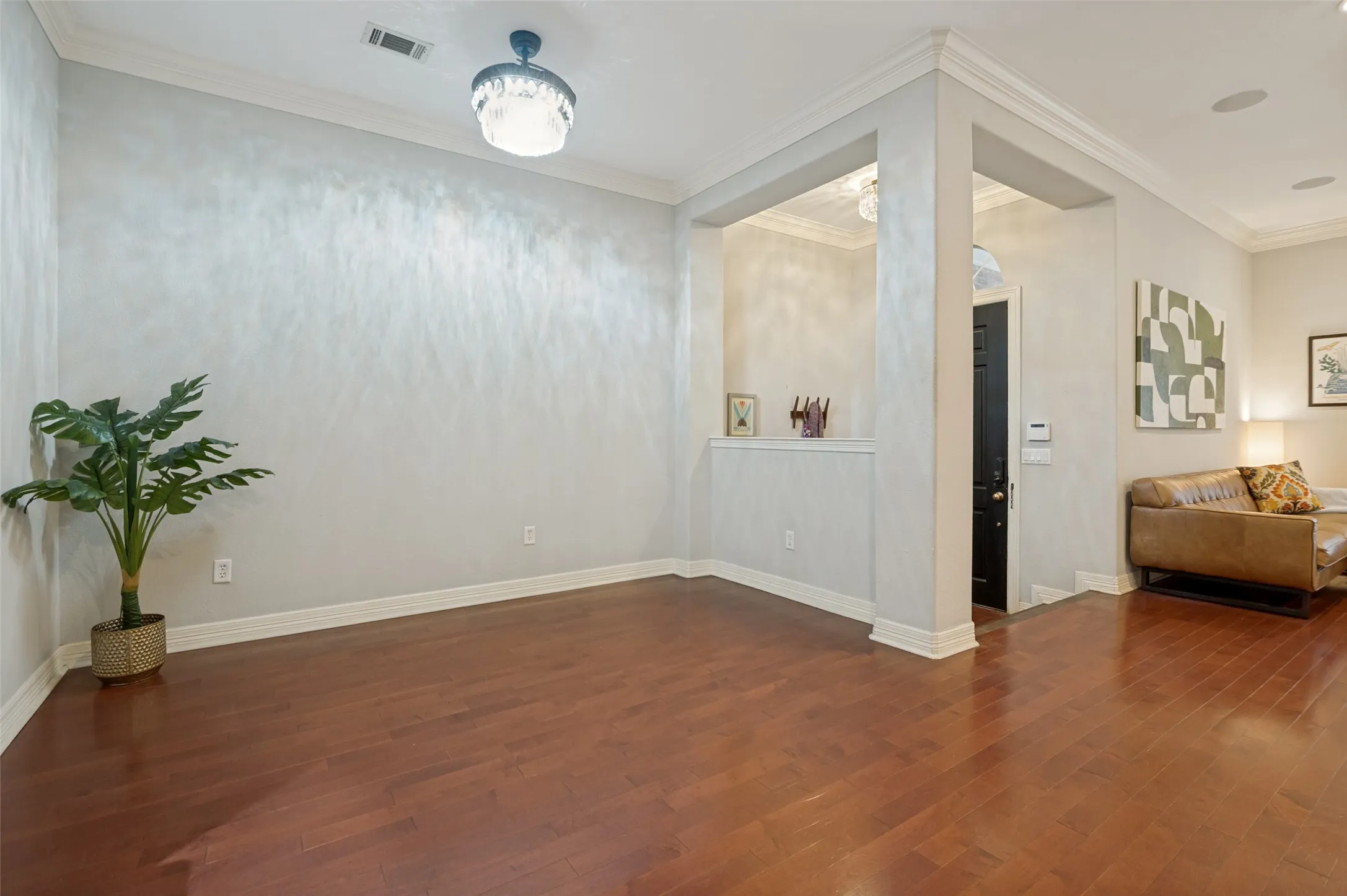Condominium For Sale in Dallas County , 2205 Canton Street 105, Dallas, Texas 75201, 3 Bedroom, 4 Bathroom, 2 Garage spaces, 3,020 Sqft, built in 2001, mls#21301234, Real Estate Agent in Dallas, Homes For Sale in Dallas county, Homes For Sale in Dallas, Realtor in Dallas Texas, Real Estate Brokerage Independent Realty Texas, Luminita Cordes Realtor