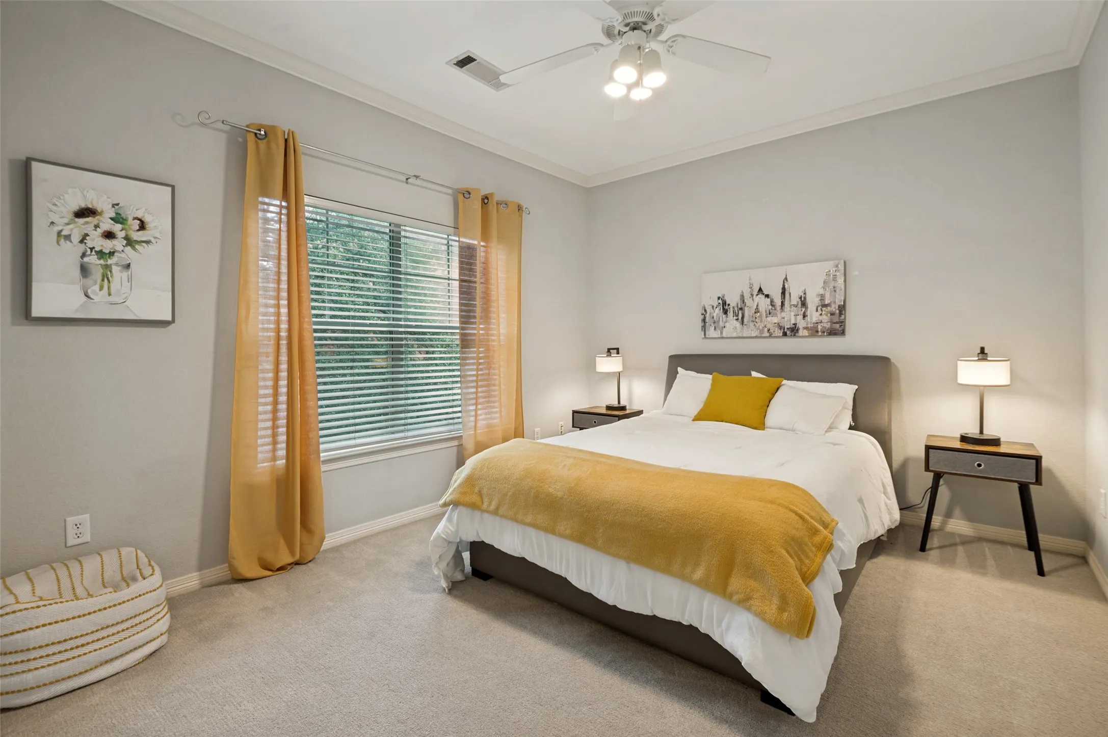 Condominium For Sale in Dallas County , 2205 Canton Street 105, Dallas, Texas 75201, 3 Bedroom, 4 Bathroom, 2 Garage spaces, 3,020 Sqft, built in 2001, mls#21301234, Real Estate Agent in Dallas, Homes For Sale in Dallas county, Homes For Sale in Dallas, Realtor in Dallas Texas, Real Estate Brokerage Independent Realty Texas, Luminita Cordes Realtor