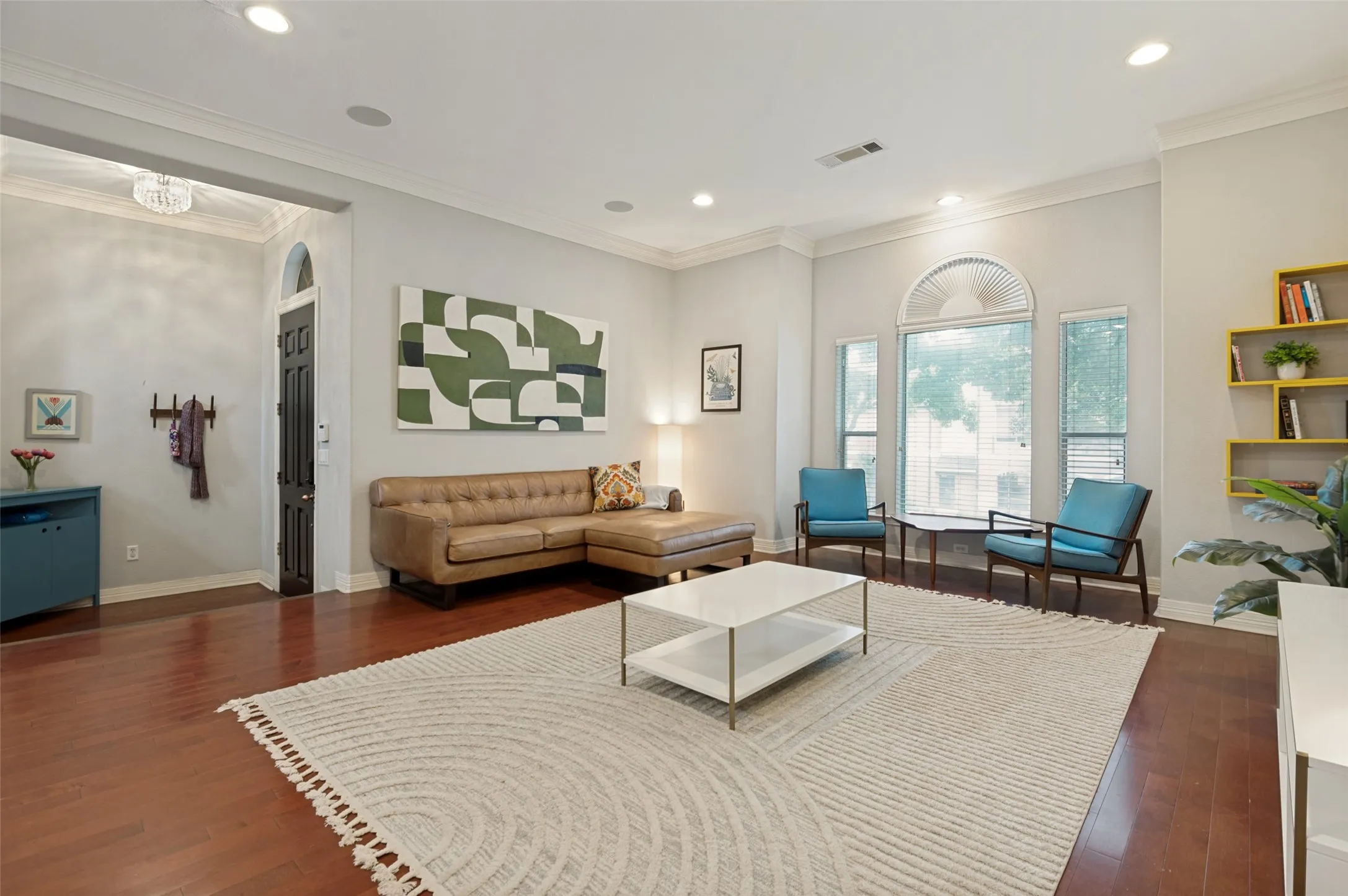 Condominium For Sale in Dallas County , 2205 Canton Street 105, Dallas, Texas 75201, 3 Bedroom, 4 Bathroom, 2 Garage spaces, 3,020 Sqft, built in 2001, mls#21301234, Real Estate Agent in Dallas, Homes For Sale in Dallas county, Homes For Sale in Dallas, Realtor in Dallas Texas, Real Estate Brokerage Independent Realty Texas, Luminita Cordes Realtor