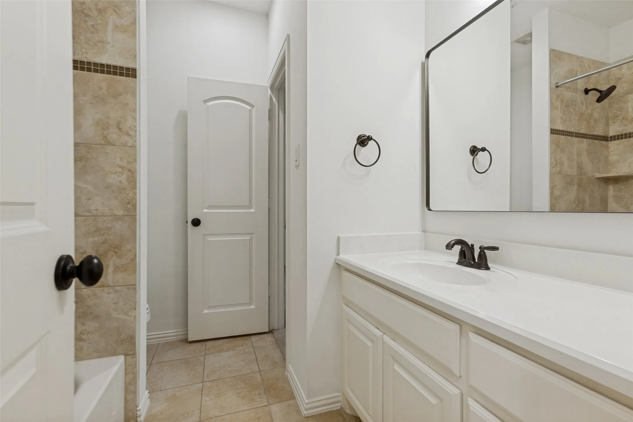 Single Family Residence For Sale in Collin County , 4080 Chimney Rock Drive, Prosper, Texas 75078, 5 Bedroom, 6 Bathroom, 3 Garage spaces, 5,193 Sqft, built in 2009, mls#21301326, Real Estate Agent in Prosper, Homes For Sale in Collin county, Homes For Sale in Prosper, Realtor in Prosper Texas, Real Estate Brokerage Independent Realty Texas, Luminita Cordes Realtor