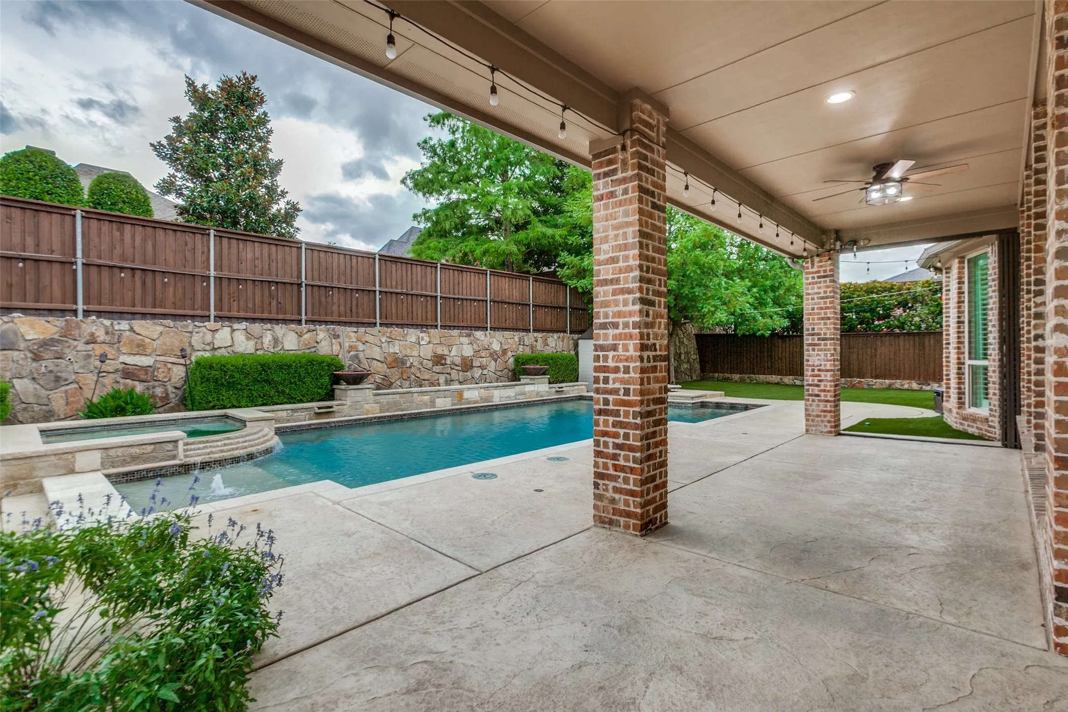 Spacious covered patio
