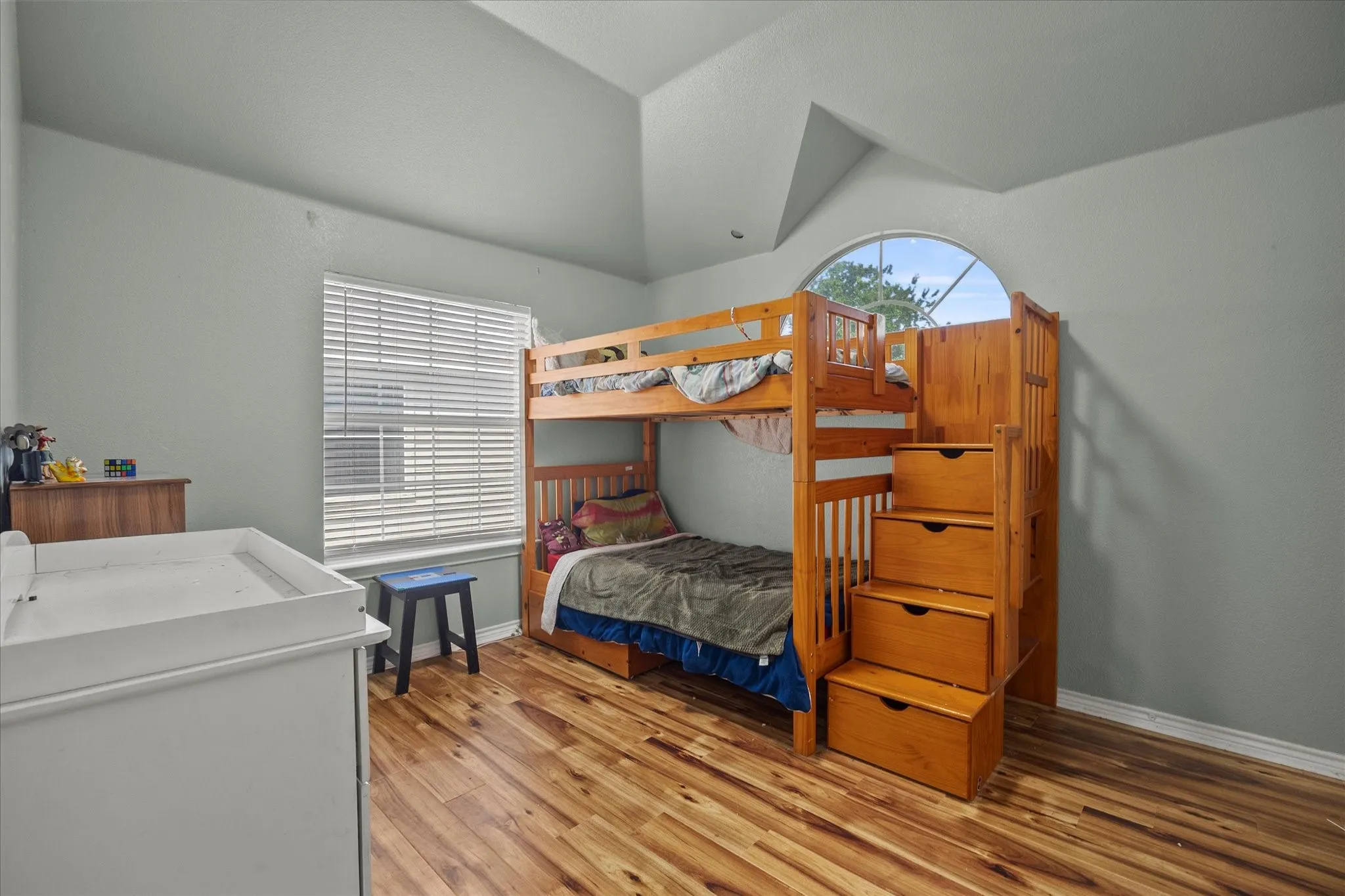 Single Family Residence For Sale in Dallas County , 9109 Hogan Drive, Rowlett, Texas 75089, 4 Bedroom, 3 Bathroom, 2 Garage spaces, 2,988 Sqft, built in 2002, mls#21301374, Real Estate Agent in Rowlett, Homes For Sale in Dallas county, Homes For Sale in Rowlett, Realtor in Rowlett Texas, Real Estate Brokerage Independent Realty Texas, Luminita Cordes Realtor