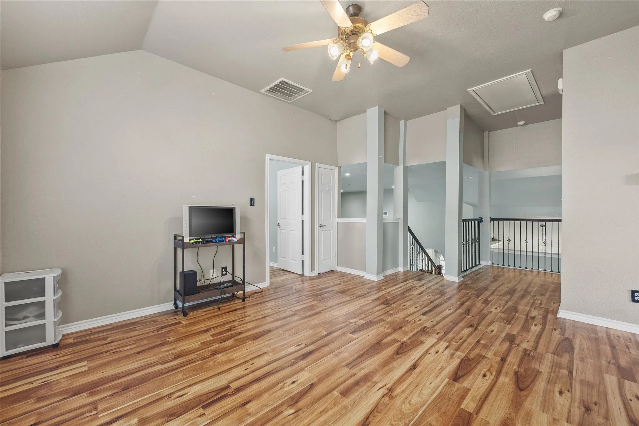Single Family Residence For Sale in Dallas County , 9109 Hogan Drive, Rowlett, Texas 75089, 4 Bedroom, 3 Bathroom, 2 Garage spaces, 2,988 Sqft, built in 2002, mls#21301374, Real Estate Agent in Rowlett, Homes For Sale in Dallas county, Homes For Sale in Rowlett, Realtor in Rowlett Texas, Real Estate Brokerage Independent Realty Texas, Luminita Cordes Realtor