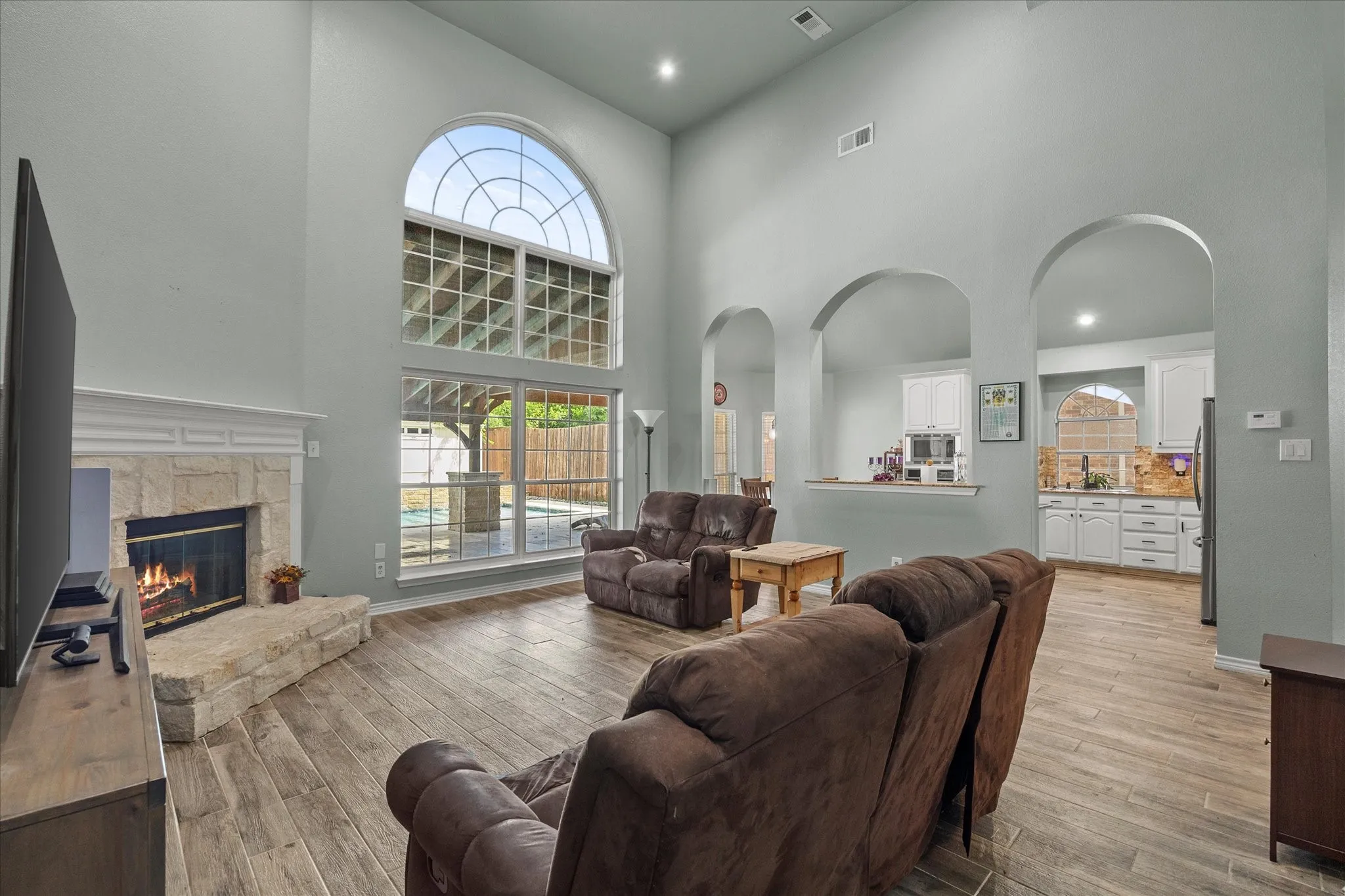 Single Family Residence For Sale in Dallas County , 9109 Hogan Drive, Rowlett, Texas 75089, 4 Bedroom, 3 Bathroom, 2 Garage spaces, 2,988 Sqft, built in 2002, mls#21301374, Real Estate Agent in Rowlett, Homes For Sale in Dallas county, Homes For Sale in Rowlett, Realtor in Rowlett Texas, Real Estate Brokerage Independent Realty Texas, Luminita Cordes Realtor