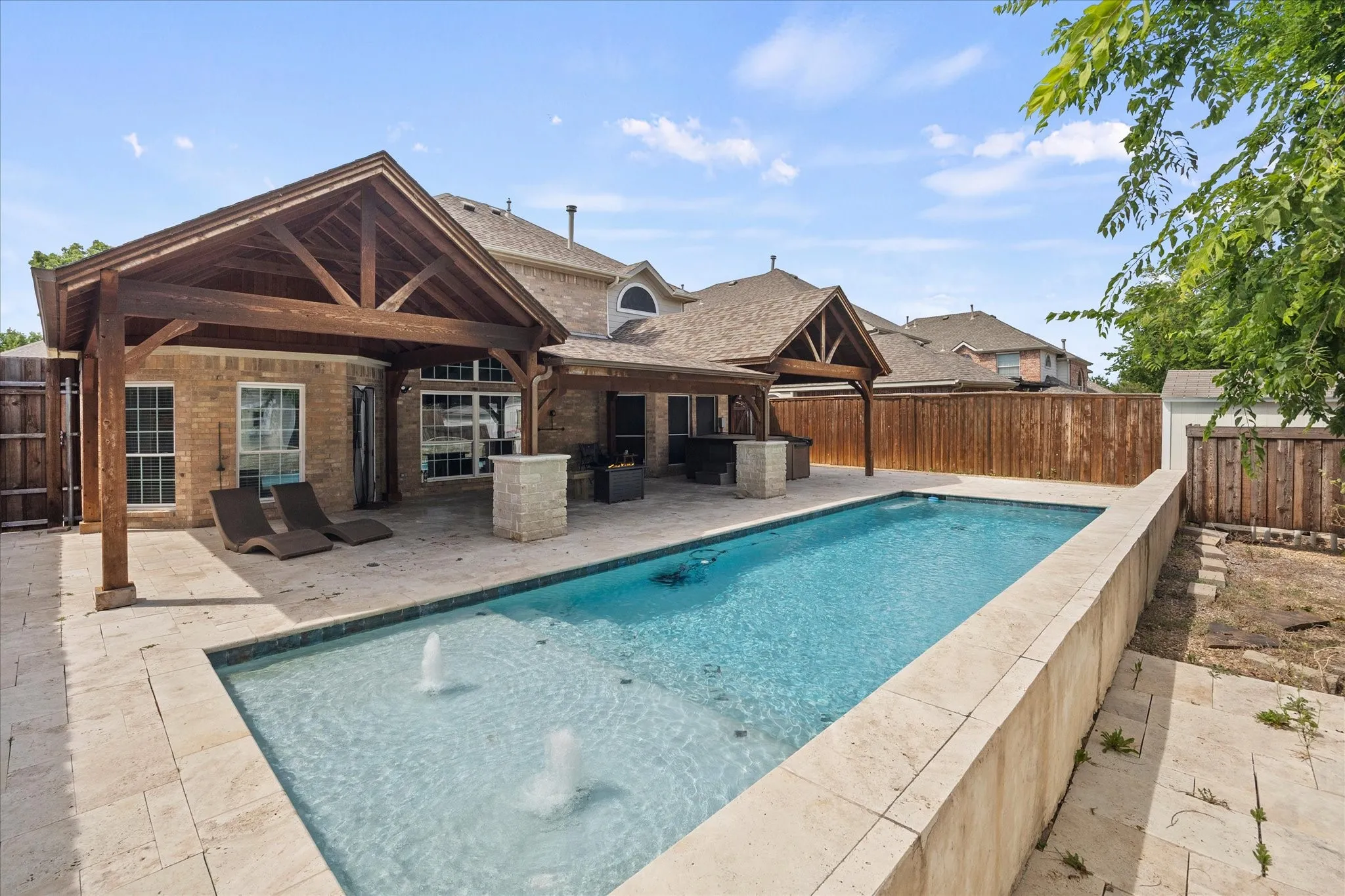 Single Family Residence For Sale in Dallas County , 9109 Hogan Drive, Rowlett, Texas 75089, 4 Bedroom, 3 Bathroom, 2 Garage spaces, 2,988 Sqft, built in 2002, mls#21301374, Real Estate Agent in Rowlett, Homes For Sale in Dallas county, Homes For Sale in Rowlett, Realtor in Rowlett Texas, Real Estate Brokerage Independent Realty Texas, Luminita Cordes Realtor