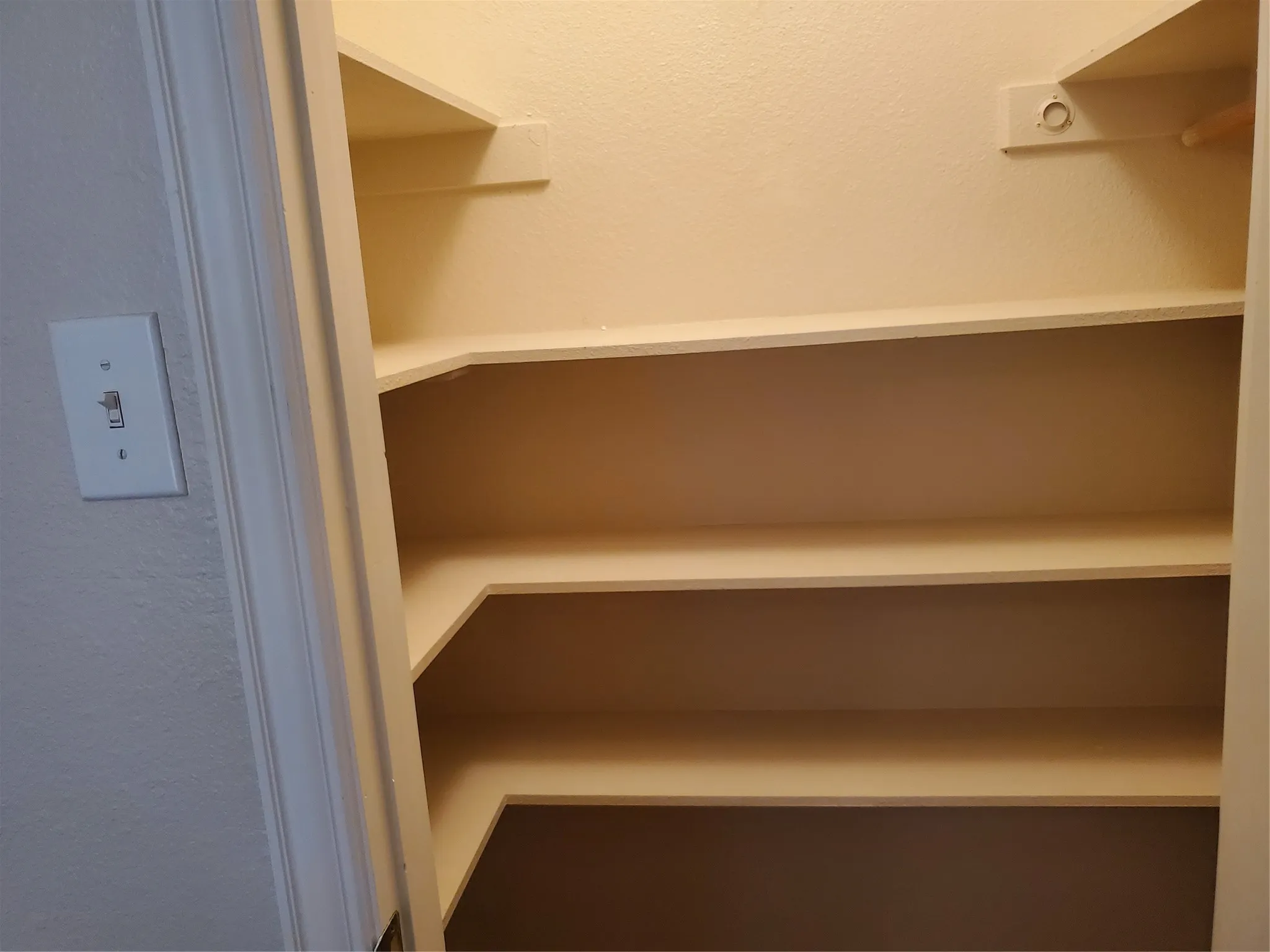 Single Family Residence For Rent in Collin County , 5005 Boxwood Lane, Mc Kinney, Texas 75070, 3 Bedroom, 2 Bathroom, 2 Garage spaces, 1,772 Sqft, built in 1998, mls#21295206, Real Estate Agent in Mc Kinney, Homes For Rent in Collin county, Homes For Rent in Mc Kinney, Realtor in Mc Kinney Texas, Real Estate Brokerage Independent Realty Texas, Luminita Cordes Realtor