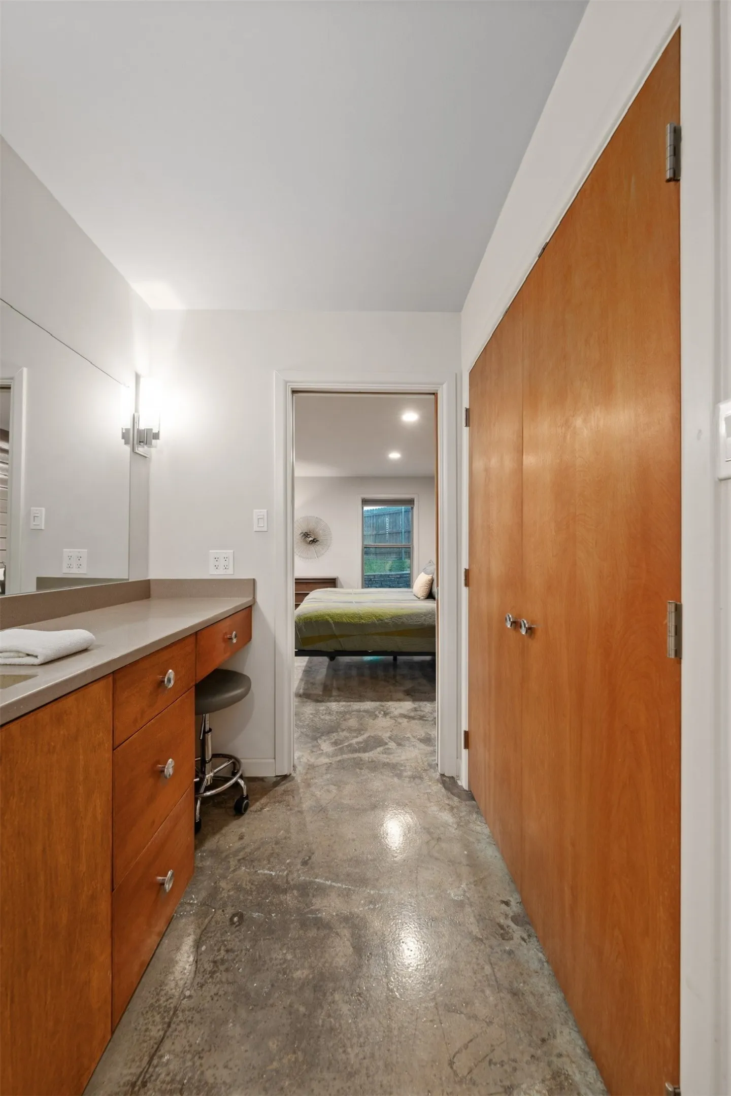 Single Family Residence For Sale in Bosque County , 511 Sunset Street, Clifton, Texas 76634, 2 Bedroom, 2 Bathroom, 2 Garage spaces, 1,843 Sqft, built in 1959, mls#21296219, Real Estate Agent in Clifton, Homes For Sale in Bosque county, Homes For Sale in Clifton, Realtor in Clifton Texas, Real Estate Brokerage Independent Realty Texas, Luminita Cordes Realtor