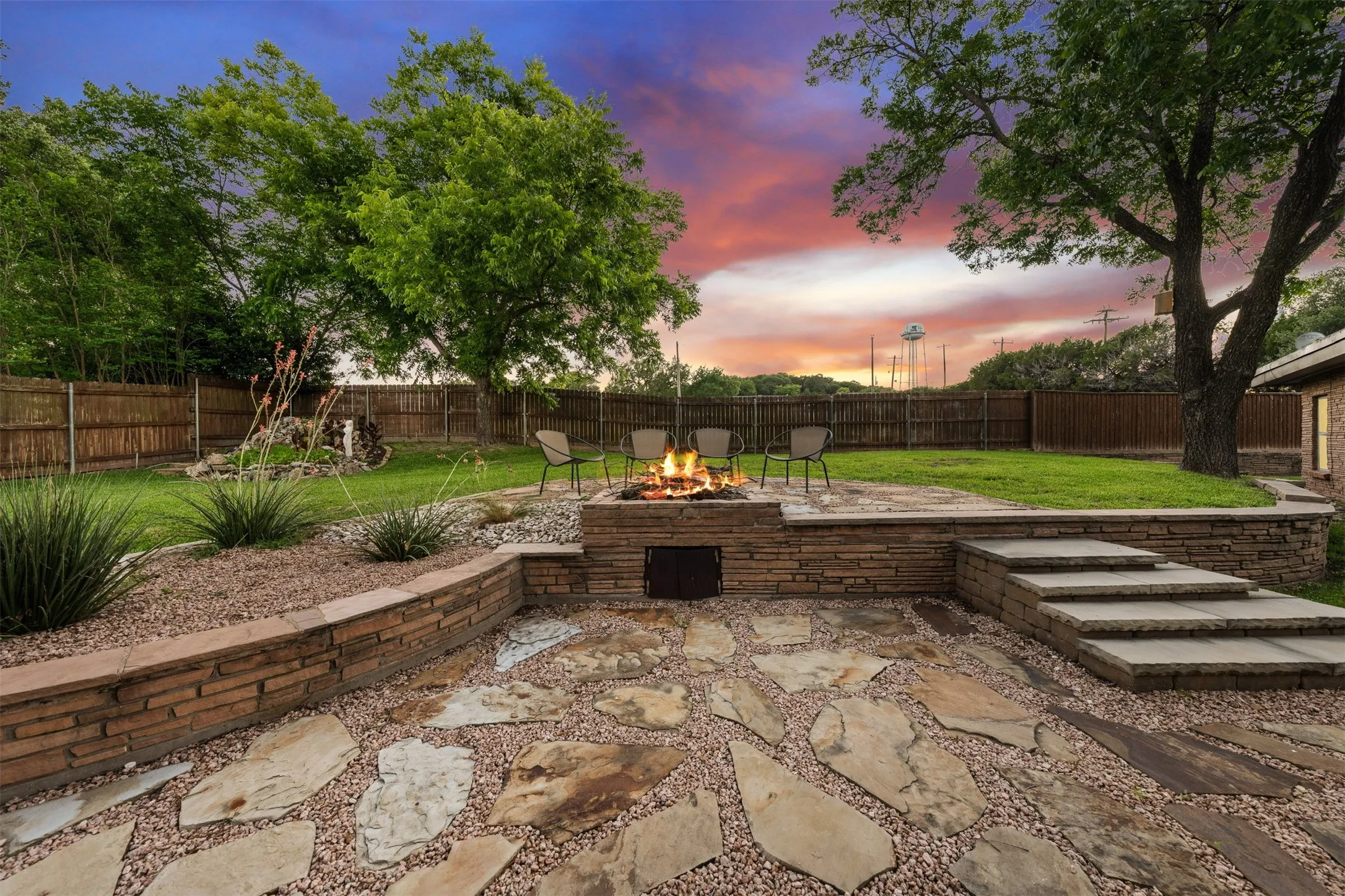 Single Family Residence For Sale in Bosque County , 511 Sunset Street, Clifton, Texas 76634, 2 Bedroom, 2 Bathroom, 2 Garage spaces, 1,843 Sqft, built in 1959, mls#21296219, Real Estate Agent in Clifton, Homes For Sale in Bosque county, Homes For Sale in Clifton, Realtor in Clifton Texas, Real Estate Brokerage Independent Realty Texas, Luminita Cordes Realtor