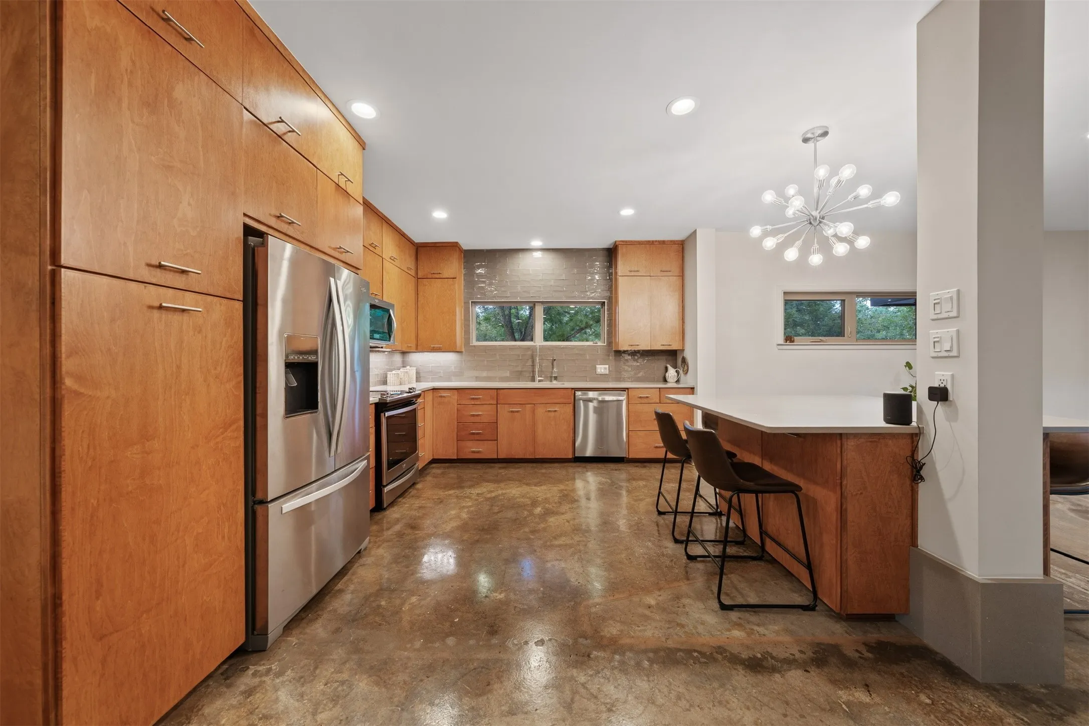 Single Family Residence For Sale in Bosque County , 511 Sunset Street, Clifton, Texas 76634, 2 Bedroom, 2 Bathroom, 2 Garage spaces, 1,843 Sqft, built in 1959, mls#21296219, Real Estate Agent in Clifton, Homes For Sale in Bosque county, Homes For Sale in Clifton, Realtor in Clifton Texas, Real Estate Brokerage Independent Realty Texas, Luminita Cordes Realtor