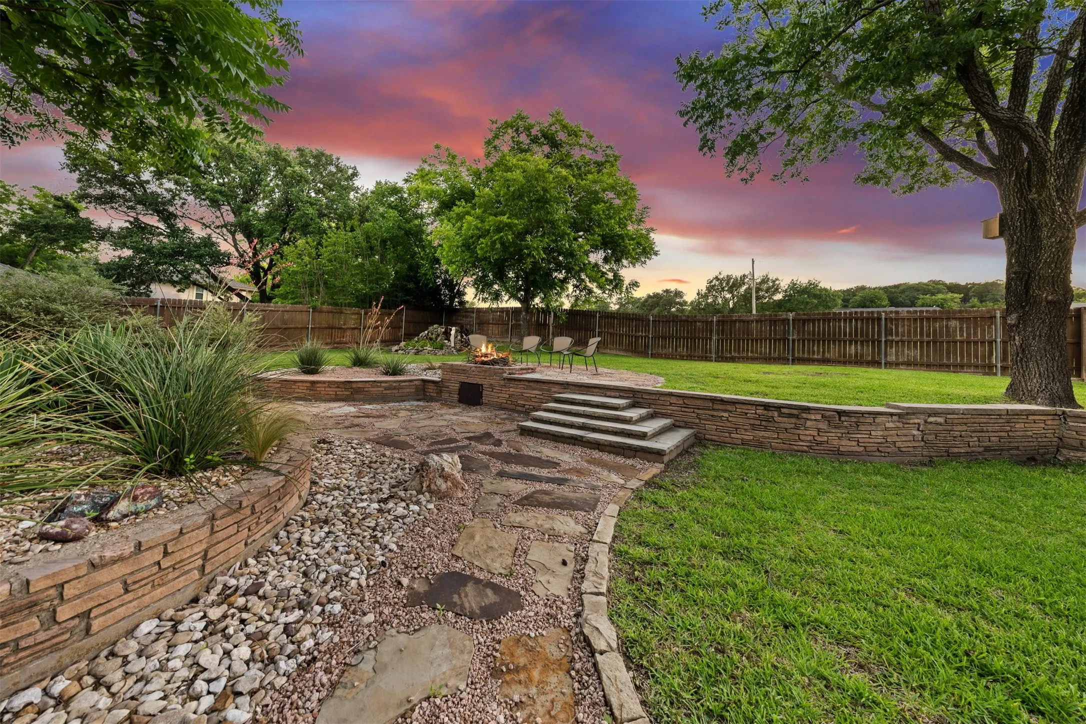 Single Family Residence For Sale in Bosque County , 511 Sunset Street, Clifton, Texas 76634, 2 Bedroom, 2 Bathroom, 2 Garage spaces, 1,843 Sqft, built in 1959, mls#21296219, Real Estate Agent in Clifton, Homes For Sale in Bosque county, Homes For Sale in Clifton, Realtor in Clifton Texas, Real Estate Brokerage Independent Realty Texas, Luminita Cordes Realtor