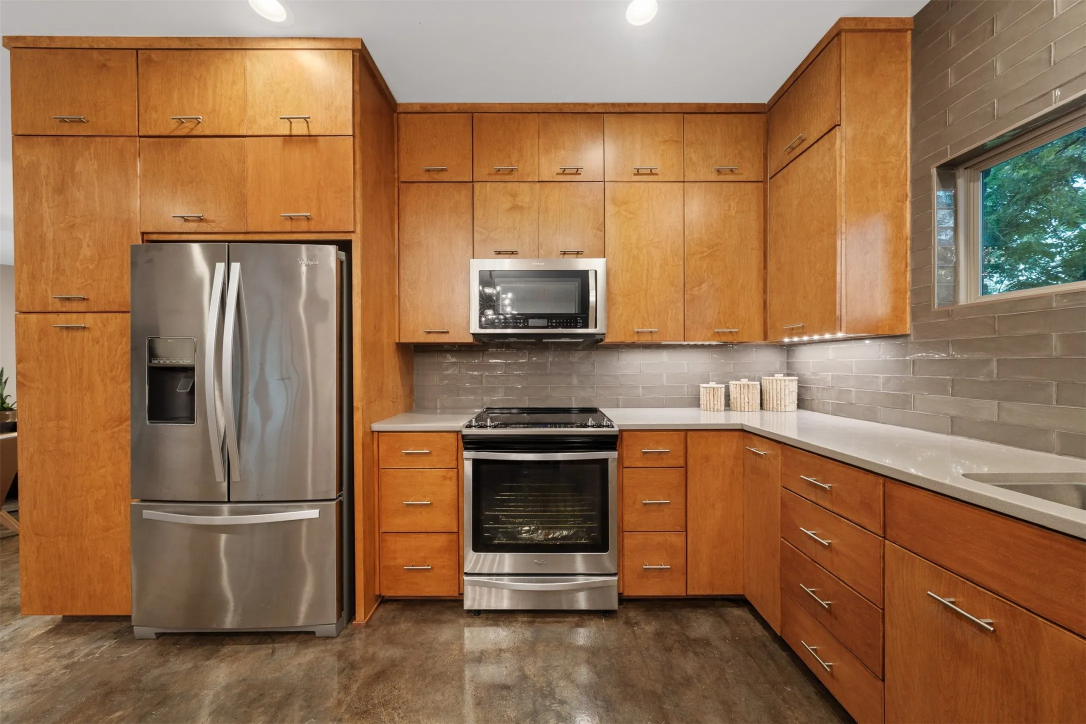Single Family Residence For Sale in Bosque County , 511 Sunset Street, Clifton, Texas 76634, 2 Bedroom, 2 Bathroom, 2 Garage spaces, 1,843 Sqft, built in 1959, mls#21296219, Real Estate Agent in Clifton, Homes For Sale in Bosque county, Homes For Sale in Clifton, Realtor in Clifton Texas, Real Estate Brokerage Independent Realty Texas, Luminita Cordes Realtor