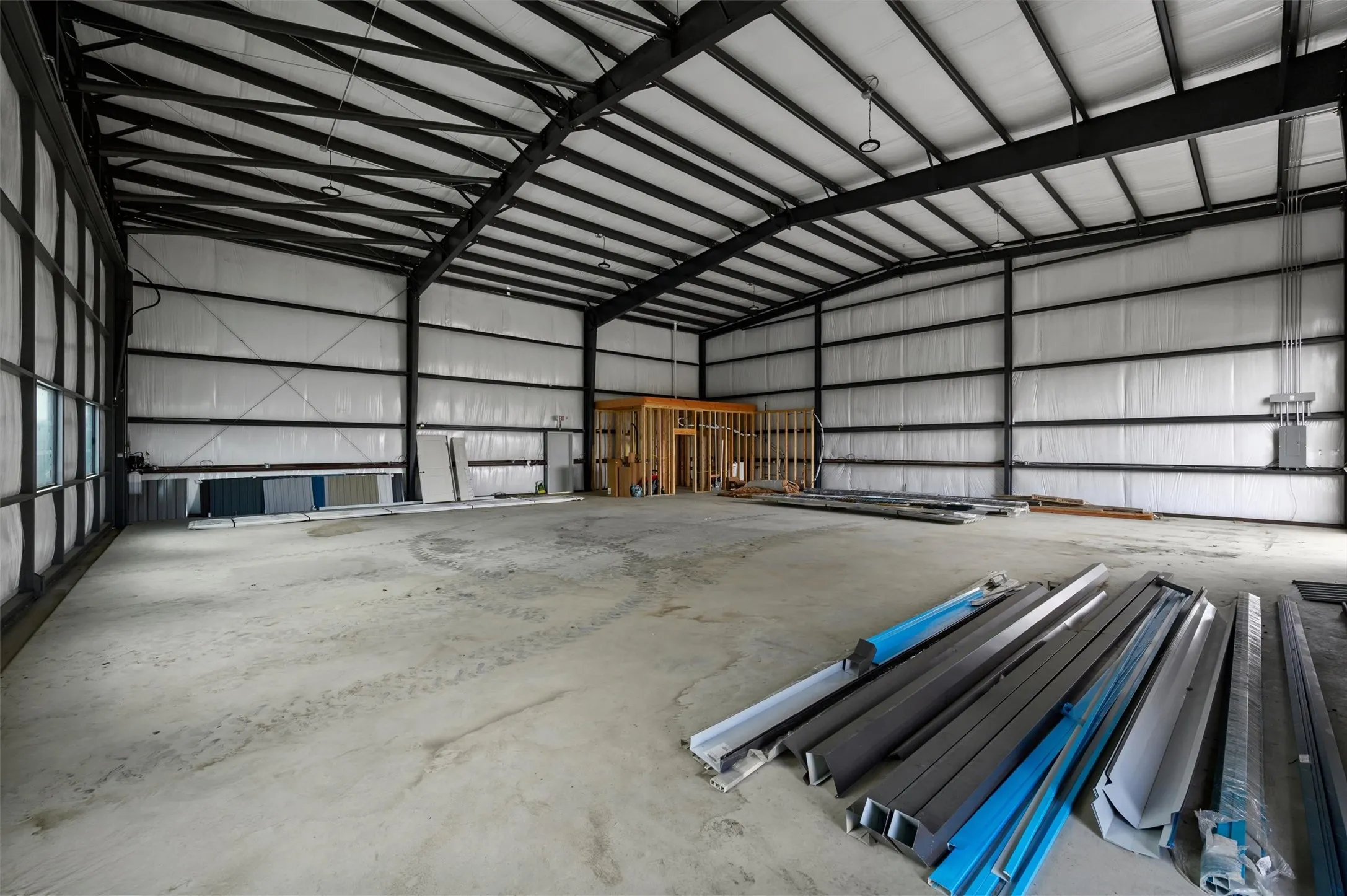 Hangar 68