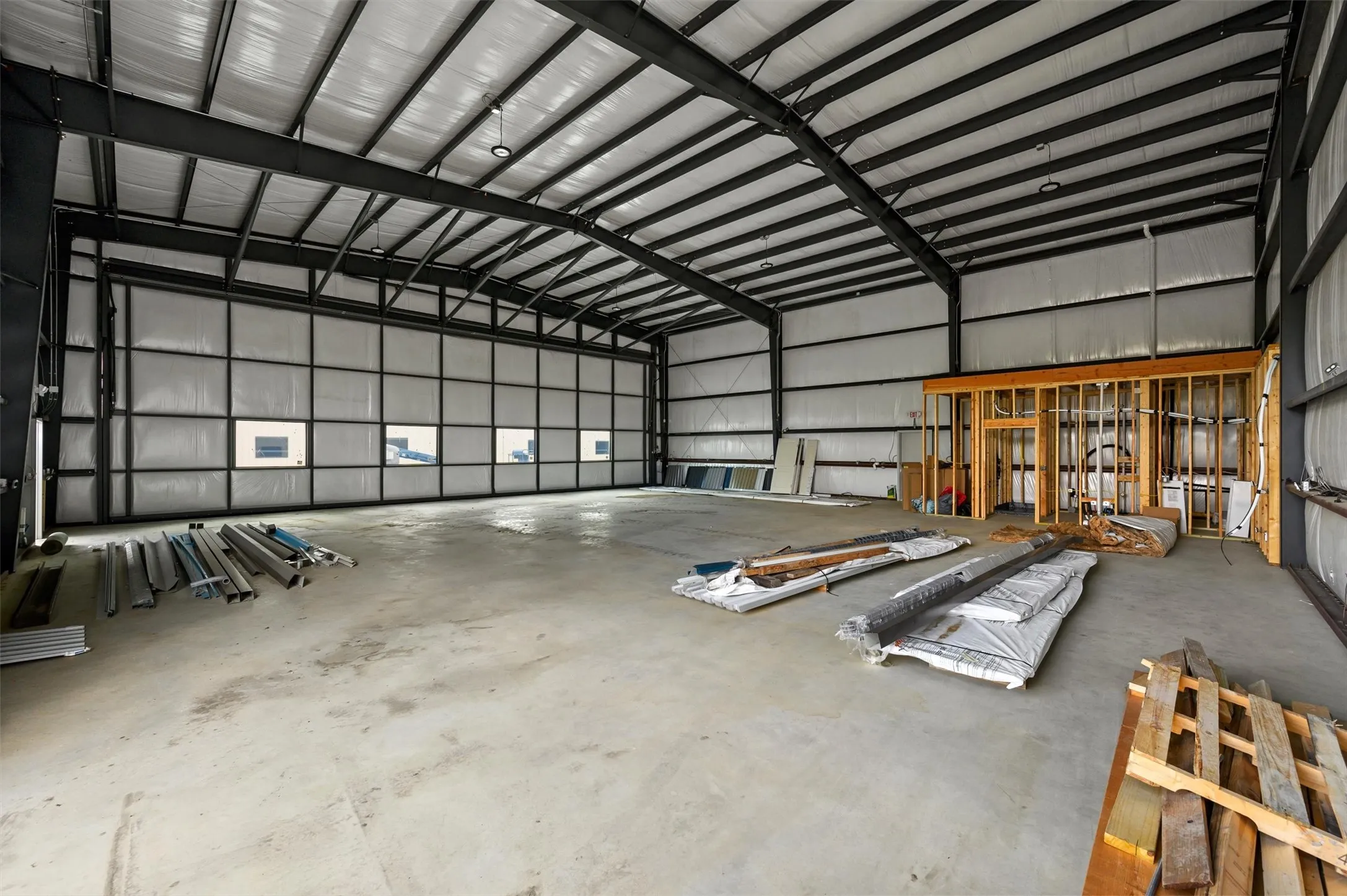 Hangar 68 with full bath framed in the corner.