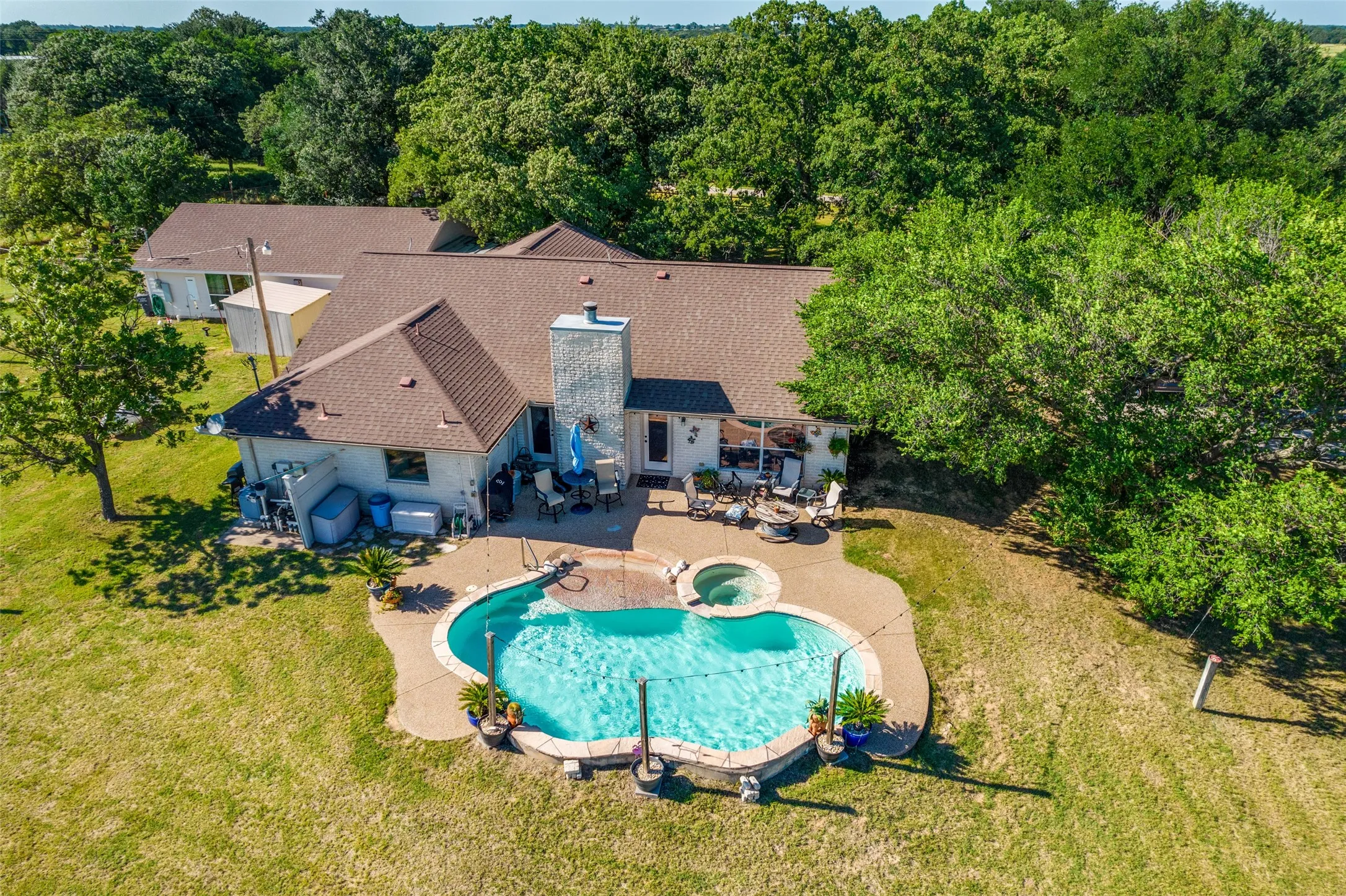 Single Family Residence For Sale in Parker County , 108 Gladdis Lane, Springtown, Texas 76082, 5 Bedroom, 3 Bathroom, Garage spaces, 3,405 Sqft, built in 2004, mls#21301191, Real Estate Agent in Springtown, Homes For Sale in Parker county, Homes For Sale in Springtown, Realtor in Springtown Texas, Real Estate Brokerage Independent Realty Texas, Luminita Cordes Realtor