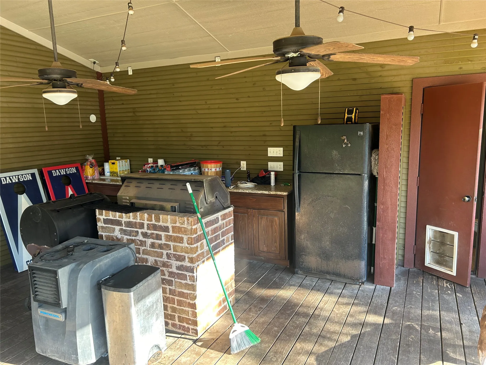 Single Family Residence For Sale in Young County , 731 Kentucky Street, Graham, Texas 76450, 3 Bedrooms, 4 Bathrooms, 2 Garage spaces, 1,208 Sqft, built in 1950, Price $325,000, mls#21301524, Real Estate Agent in Graham, Homes For Sale in Young county, Homes For Sale in Graham, Realtor in Graham Texas, Real Estate Brokerage Independent Realty Texas, Luminita Cordes Realtor