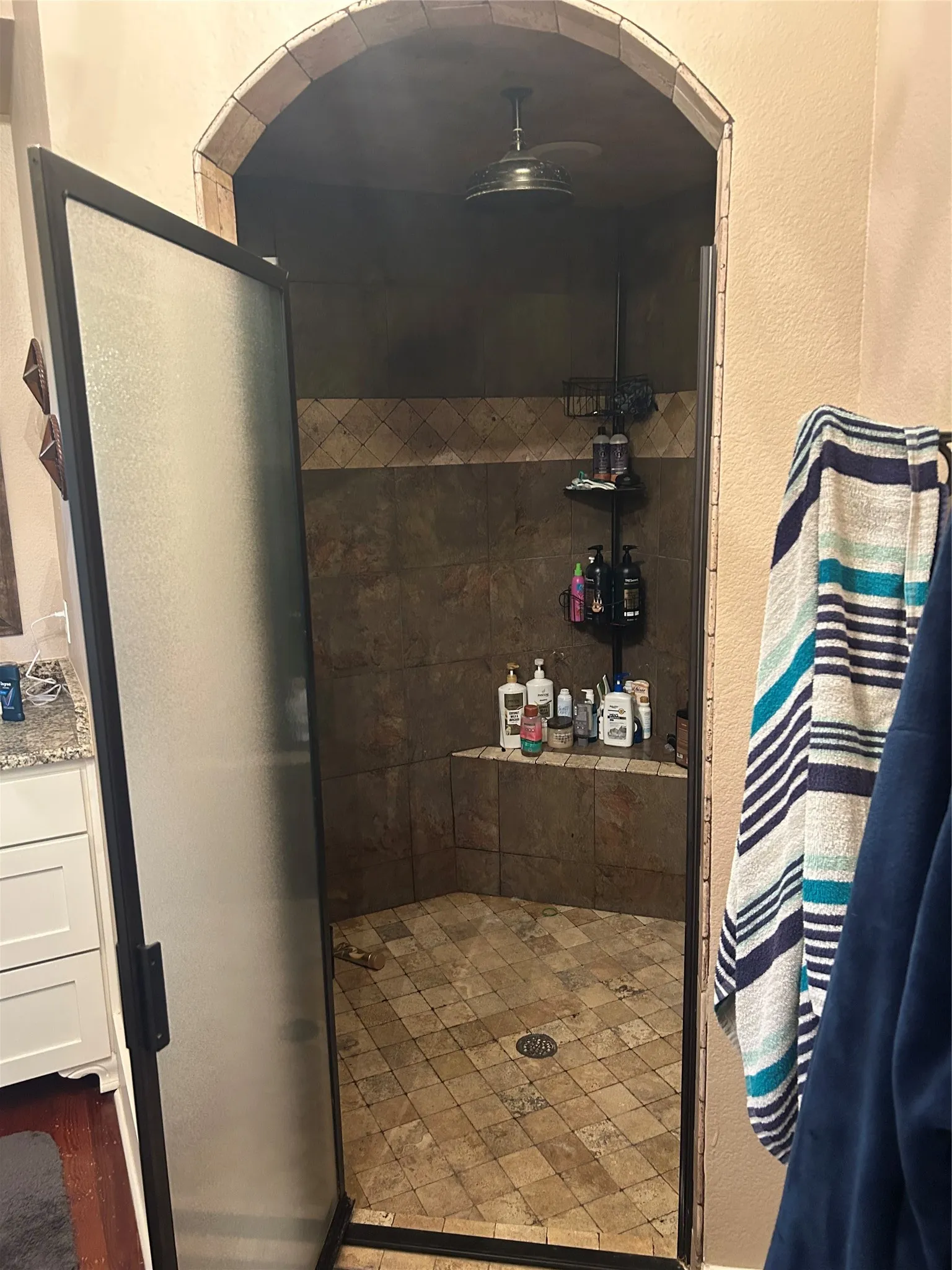 Single Family Residence For Sale in Young County , 731 Kentucky Street, Graham, Texas 76450, 3 Bedrooms, 4 Bathrooms, 2 Garage spaces, 1,208 Sqft, built in 1950, Price $325,000, mls#21301524, Real Estate Agent in Graham, Homes For Sale in Young county, Homes For Sale in Graham, Realtor in Graham Texas, Real Estate Brokerage Independent Realty Texas, Luminita Cordes Realtor