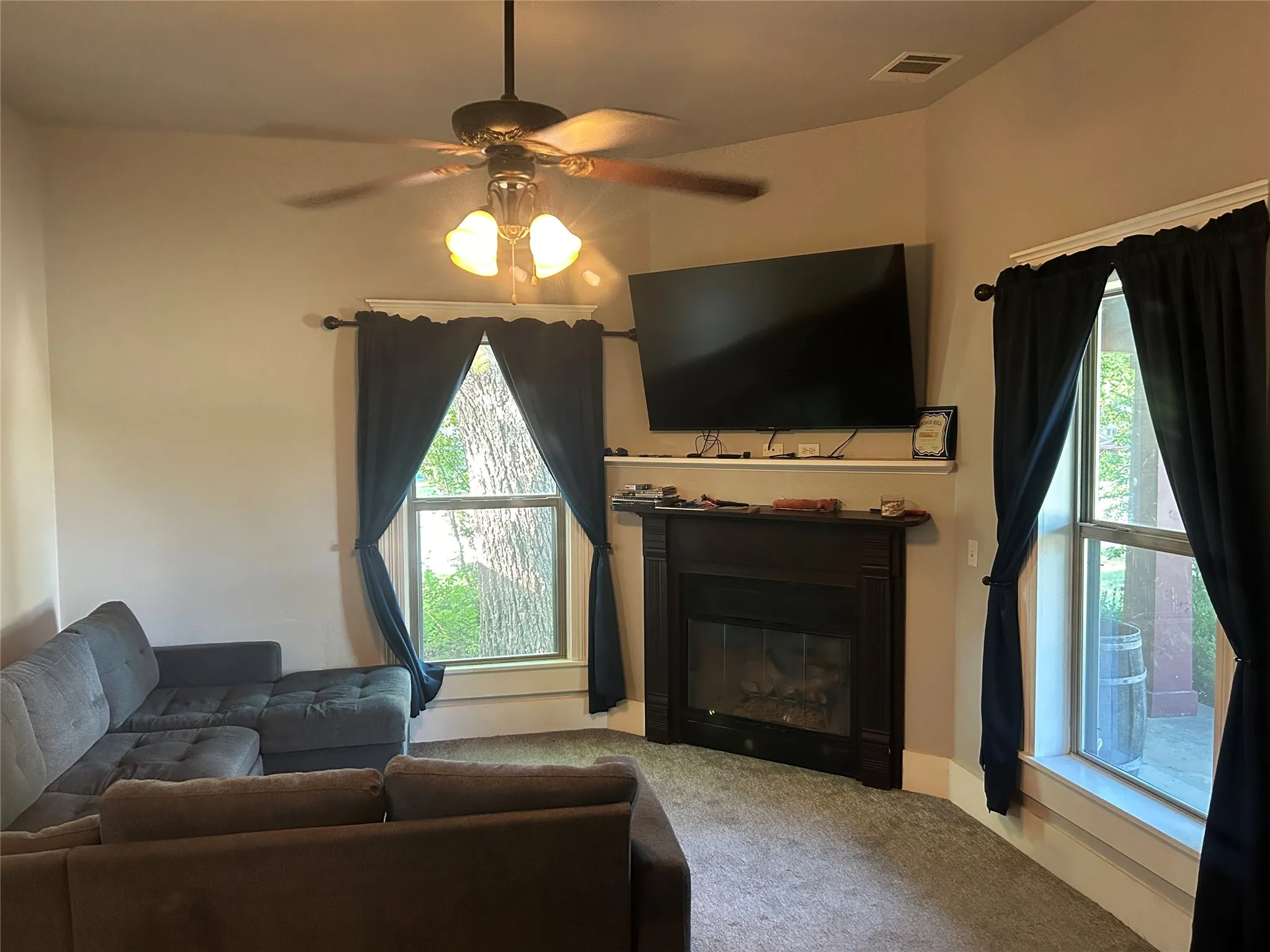 Single Family Residence For Sale in Young County , 731 Kentucky Street, Graham, Texas 76450, 3 Bedrooms, 4 Bathrooms, 2 Garage spaces, 1,208 Sqft, built in 1950, Price $325,000, mls#21301524, Real Estate Agent in Graham, Homes For Sale in Young county, Homes For Sale in Graham, Realtor in Graham Texas, Real Estate Brokerage Independent Realty Texas, Luminita Cordes Realtor