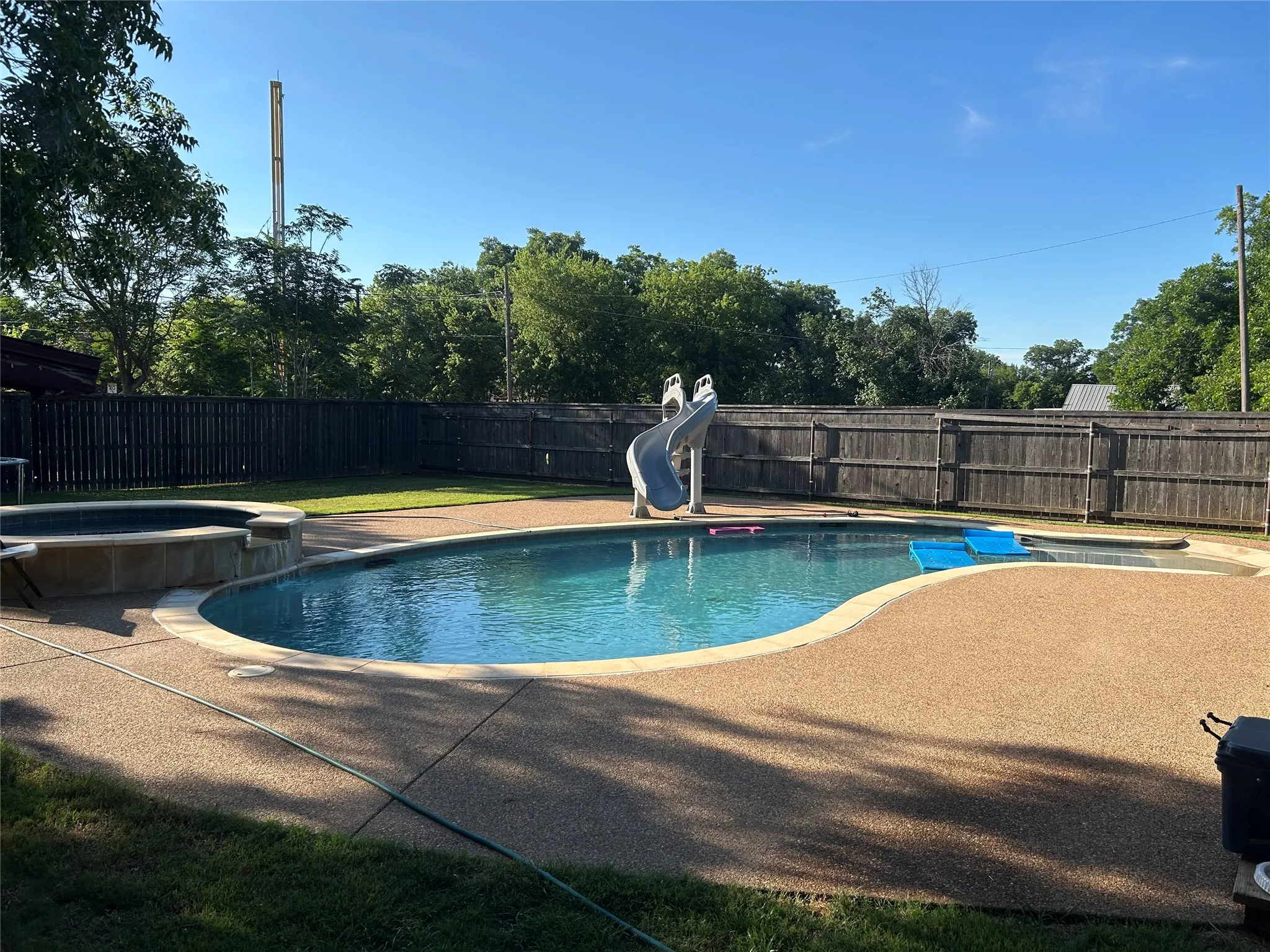 Single Family Residence For Sale in Young County , 731 Kentucky Street, Graham, Texas 76450, 3 Bedrooms, 4 Bathrooms, 2 Garage spaces, 1,208 Sqft, built in 1950, Price $325,000, mls#21301524, Real Estate Agent in Graham, Homes For Sale in Young county, Homes For Sale in Graham, Realtor in Graham Texas, Real Estate Brokerage Independent Realty Texas, Luminita Cordes Realtor