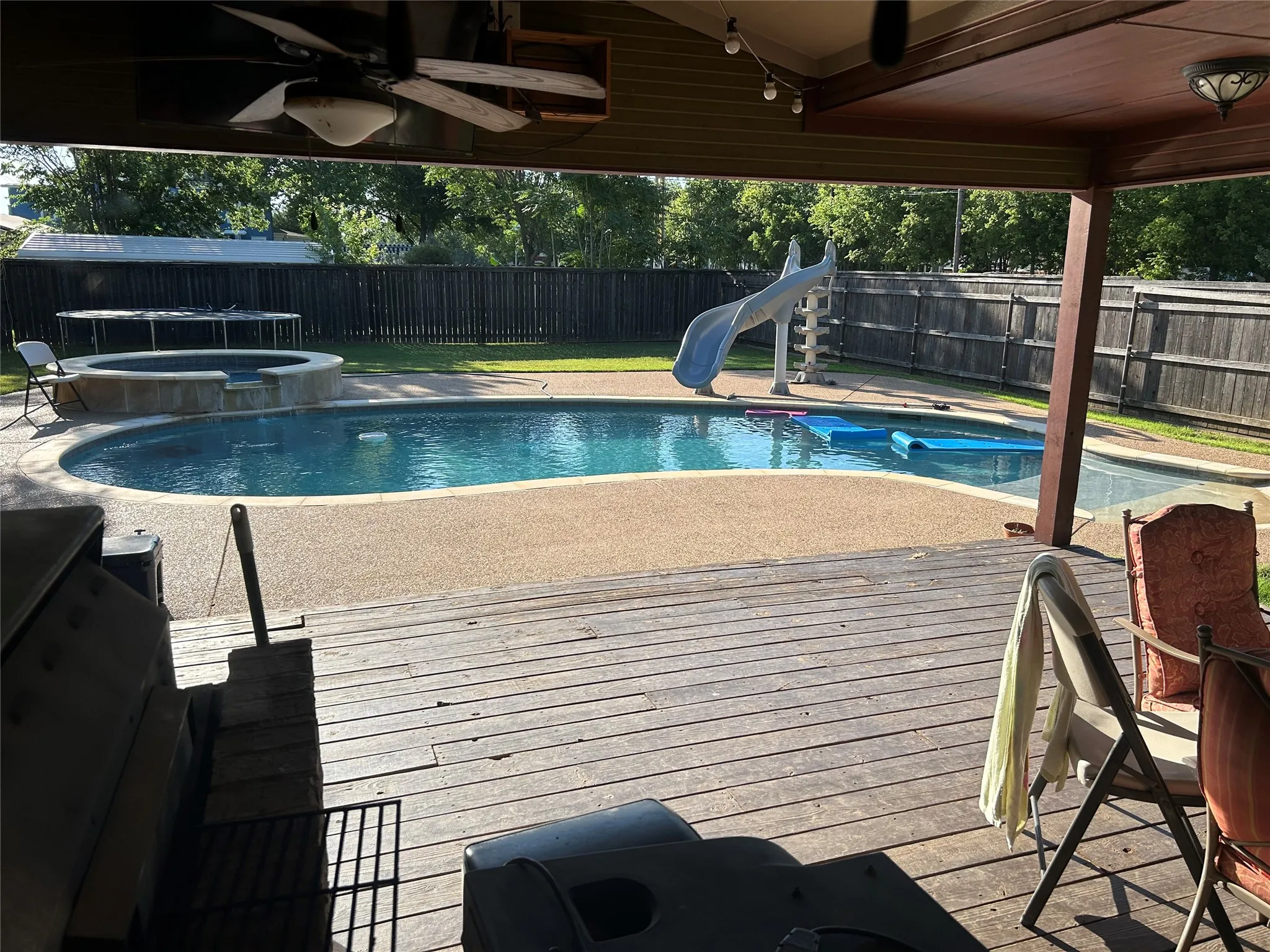 Single Family Residence For Sale in Young County , 731 Kentucky Street, Graham, Texas 76450, 3 Bedrooms, 4 Bathrooms, 2 Garage spaces, 1,208 Sqft, built in 1950, Price $325,000, mls#21301524, Real Estate Agent in Graham, Homes For Sale in Young county, Homes For Sale in Graham, Realtor in Graham Texas, Real Estate Brokerage Independent Realty Texas, Luminita Cordes Realtor