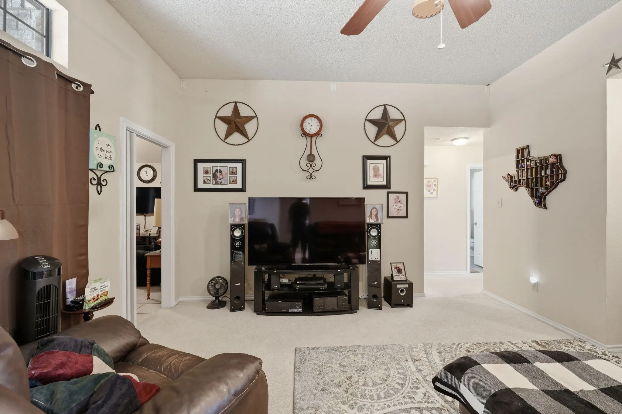 Single Family Residence For Sale in Tarrant County , 7600 Chapman Drive, North Richland Hills, Texas 76182, 4 Bedroom, 2 Bathroom, 2 Garage spaces, 2,311 Sqft, built in 1990, mls#21301527, Real Estate Agent in North Richland Hills, Homes For Sale in Tarrant county, Homes For Sale in North Richland Hills, Realtor in North Richland Hills Texas, Real Estate Brokerage Independent Realty Texas, Luminita Cordes Realtor