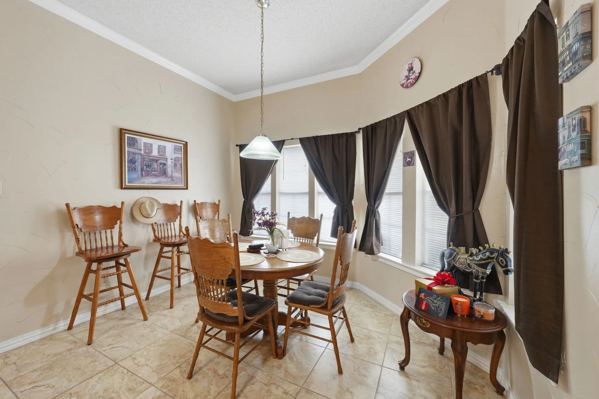 Single Family Residence For Sale in Tarrant County , 7600 Chapman Drive, North Richland Hills, Texas 76182, 4 Bedroom, 2 Bathroom, 2 Garage spaces, 2,311 Sqft, built in 1990, mls#21301527, Real Estate Agent in North Richland Hills, Homes For Sale in Tarrant county, Homes For Sale in North Richland Hills, Realtor in North Richland Hills Texas, Real Estate Brokerage Independent Realty Texas, Luminita Cordes Realtor