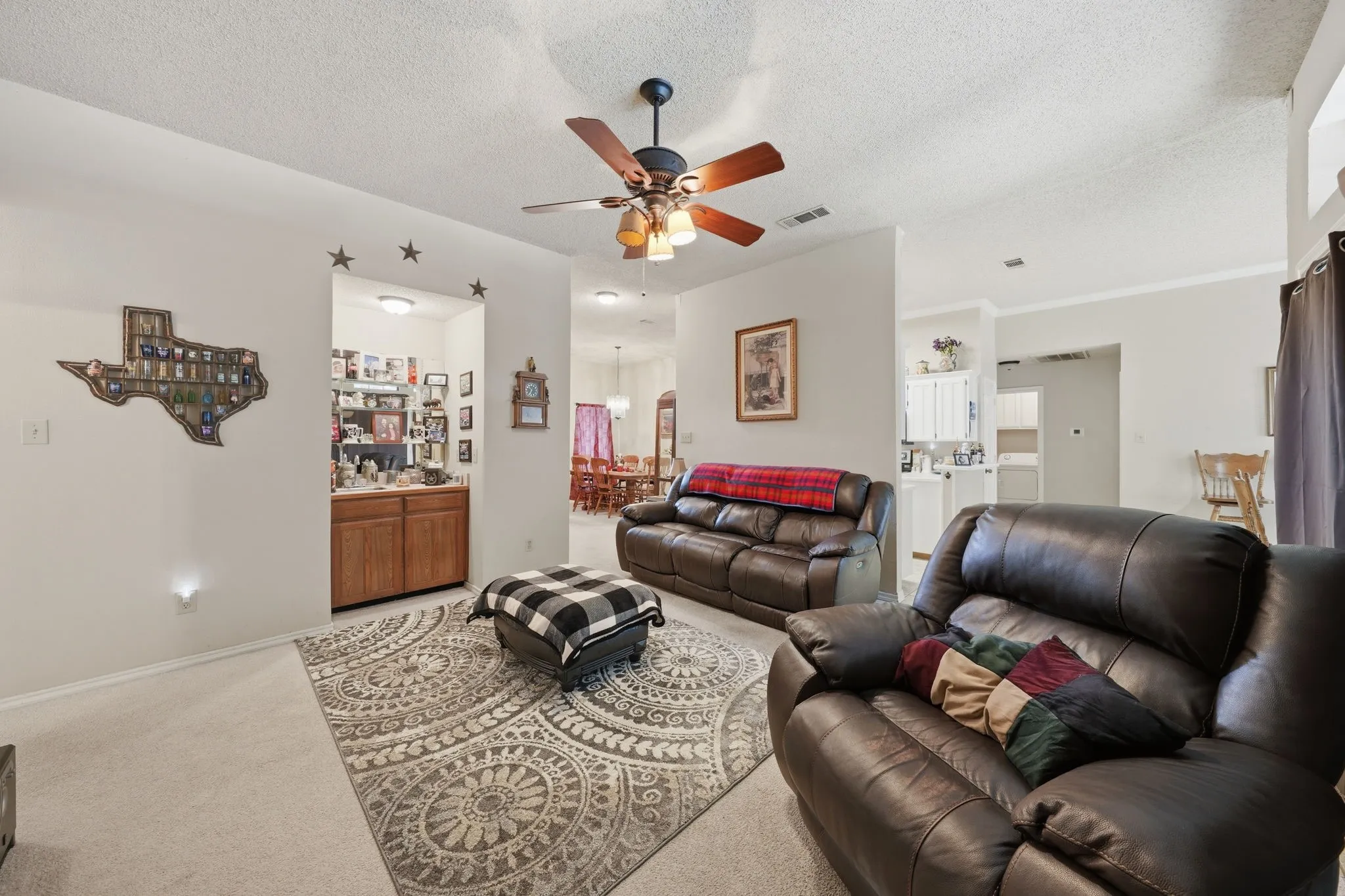 Single Family Residence For Sale in Tarrant County , 7600 Chapman Drive, North Richland Hills, Texas 76182, 4 Bedroom, 2 Bathroom, 2 Garage spaces, 2,311 Sqft, built in 1990, mls#21301527, Real Estate Agent in North Richland Hills, Homes For Sale in Tarrant county, Homes For Sale in North Richland Hills, Realtor in North Richland Hills Texas, Real Estate Brokerage Independent Realty Texas, Luminita Cordes Realtor