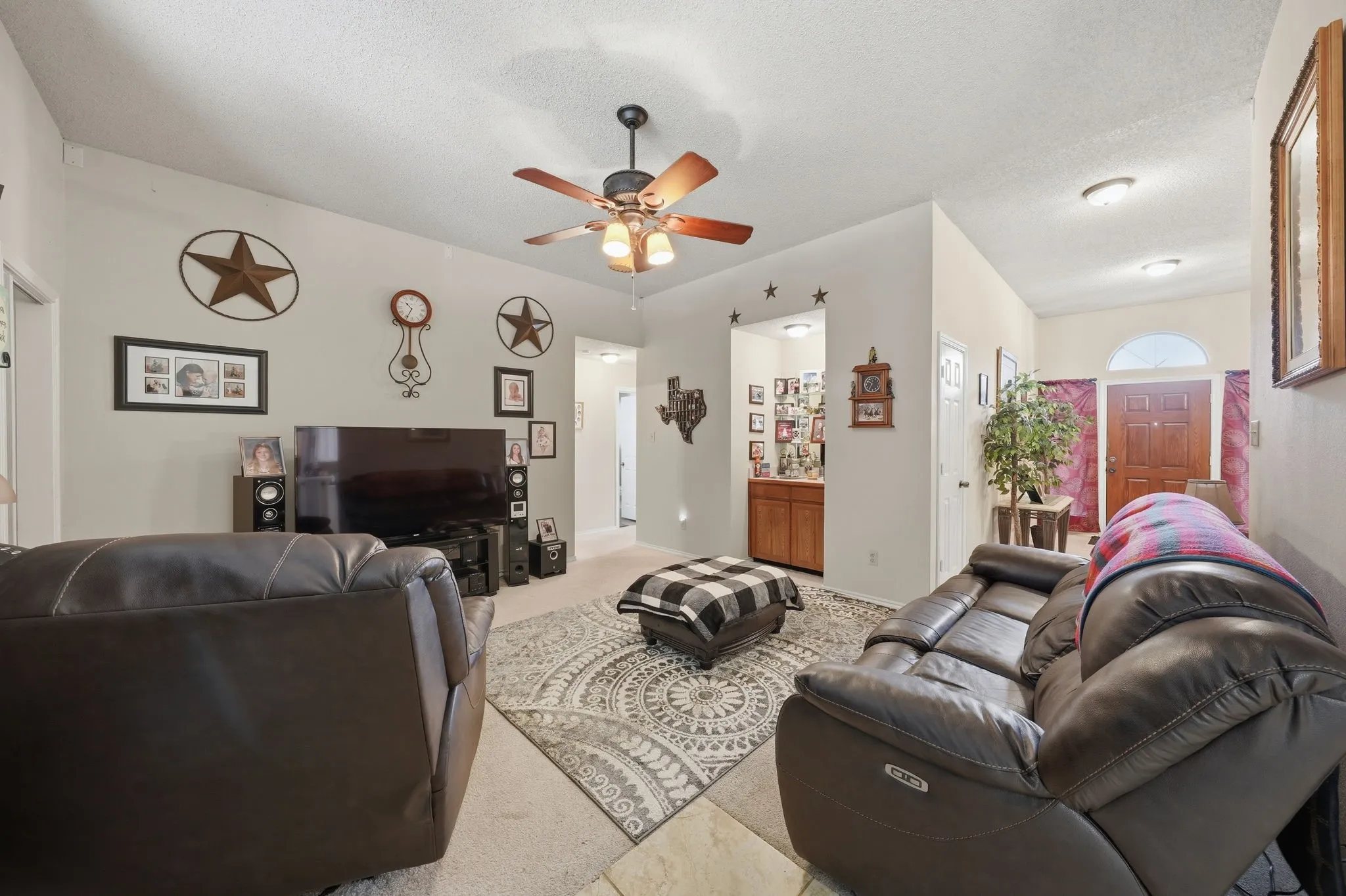 Single Family Residence For Sale in Tarrant County , 7600 Chapman Drive, North Richland Hills, Texas 76182, 4 Bedroom, 2 Bathroom, 2 Garage spaces, 2,311 Sqft, built in 1990, mls#21301527, Real Estate Agent in North Richland Hills, Homes For Sale in Tarrant county, Homes For Sale in North Richland Hills, Realtor in North Richland Hills Texas, Real Estate Brokerage Independent Realty Texas, Luminita Cordes Realtor