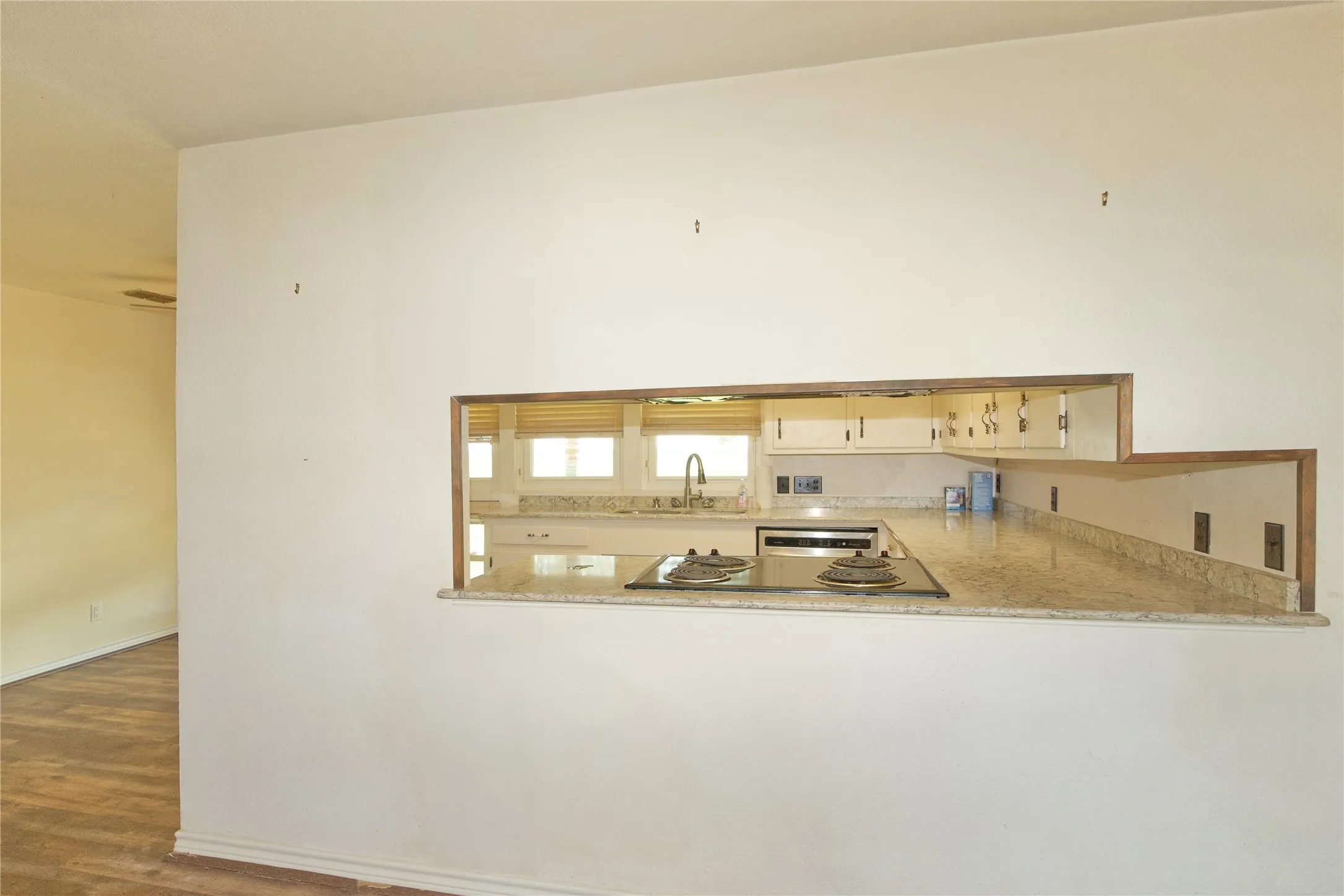 Farm For Sale in Montague County , 519 Fm 1815, Nocona, Texas 76255, 3 Bedroom, 3 Bathroom, 1 Garage spaces, 2,290 Sqft, built in 1970, mls#21285619, Real Estate Agent in Nocona, Homes For Sale in Montague county, Homes For Sale in Nocona, Realtor in Nocona Texas, Real Estate Brokerage Independent Realty Texas, Luminita Cordes Realtor