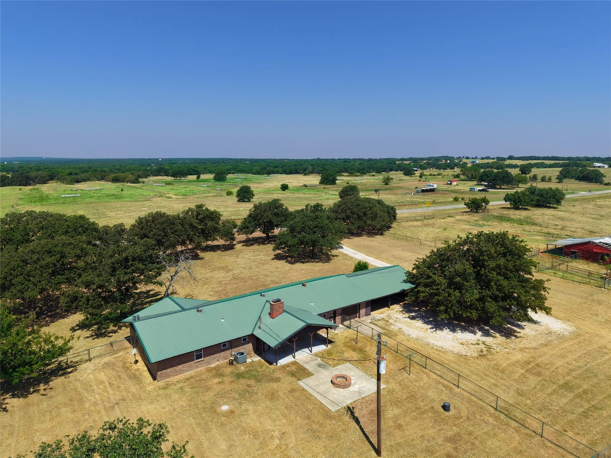 Farm For Sale in Montague County , 519 Fm 1815, Nocona, Texas 76255, 3 Bedroom, 3 Bathroom, 1 Garage spaces, 2,290 Sqft, built in 1970, mls#21285619, Real Estate Agent in Nocona, Homes For Sale in Montague county, Homes For Sale in Nocona, Realtor in Nocona Texas, Real Estate Brokerage Independent Realty Texas, Luminita Cordes Realtor