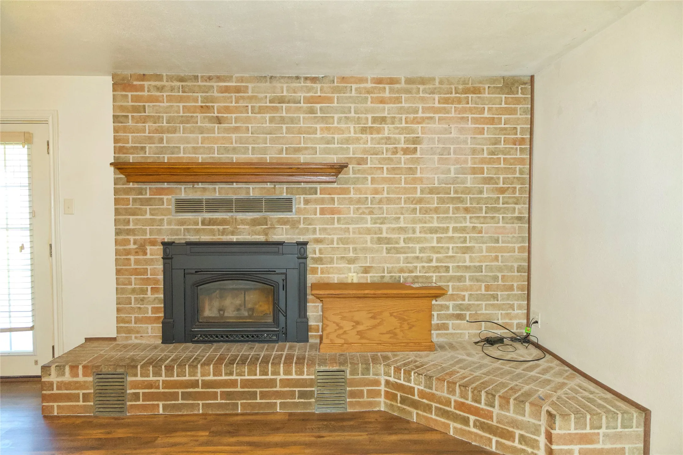 Farm For Sale in Montague County , 519 Fm 1815, Nocona, Texas 76255, 3 Bedroom, 3 Bathroom, 1 Garage spaces, 2,290 Sqft, built in 1970, mls#21285619, Real Estate Agent in Nocona, Homes For Sale in Montague county, Homes For Sale in Nocona, Realtor in Nocona Texas, Real Estate Brokerage Independent Realty Texas, Luminita Cordes Realtor