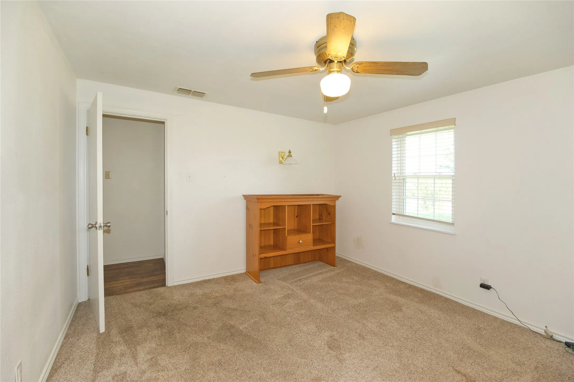 Farm For Sale in Montague County , 519 Fm 1815, Nocona, Texas 76255, 3 Bedroom, 3 Bathroom, 1 Garage spaces, 2,290 Sqft, built in 1970, mls#21285619, Real Estate Agent in Nocona, Homes For Sale in Montague county, Homes For Sale in Nocona, Realtor in Nocona Texas, Real Estate Brokerage Independent Realty Texas, Luminita Cordes Realtor