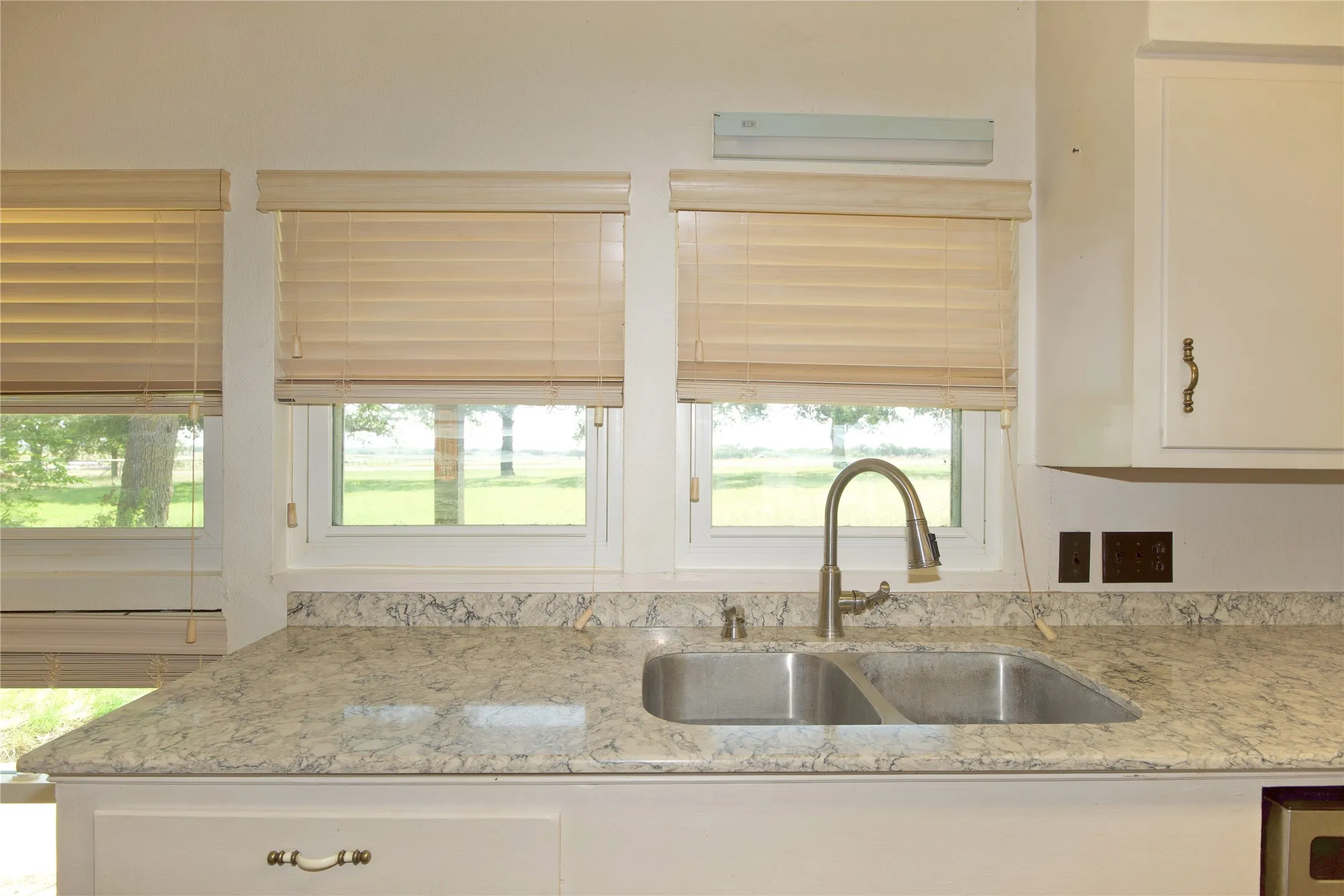 Farm For Sale in Montague County , 519 Fm 1815, Nocona, Texas 76255, 3 Bedroom, 3 Bathroom, 1 Garage spaces, 2,290 Sqft, built in 1970, mls#21285619, Real Estate Agent in Nocona, Homes For Sale in Montague county, Homes For Sale in Nocona, Realtor in Nocona Texas, Real Estate Brokerage Independent Realty Texas, Luminita Cordes Realtor