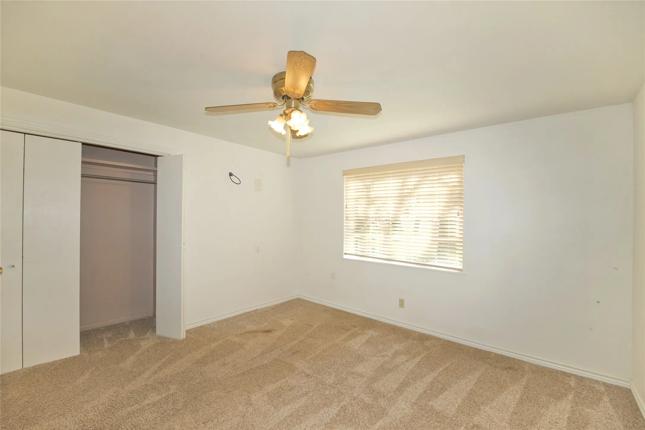 Farm For Sale in Montague County , 519 Fm 1815, Nocona, Texas 76255, 3 Bedroom, 3 Bathroom, 1 Garage spaces, 2,290 Sqft, built in 1970, mls#21285619, Real Estate Agent in Nocona, Homes For Sale in Montague county, Homes For Sale in Nocona, Realtor in Nocona Texas, Real Estate Brokerage Independent Realty Texas, Luminita Cordes Realtor