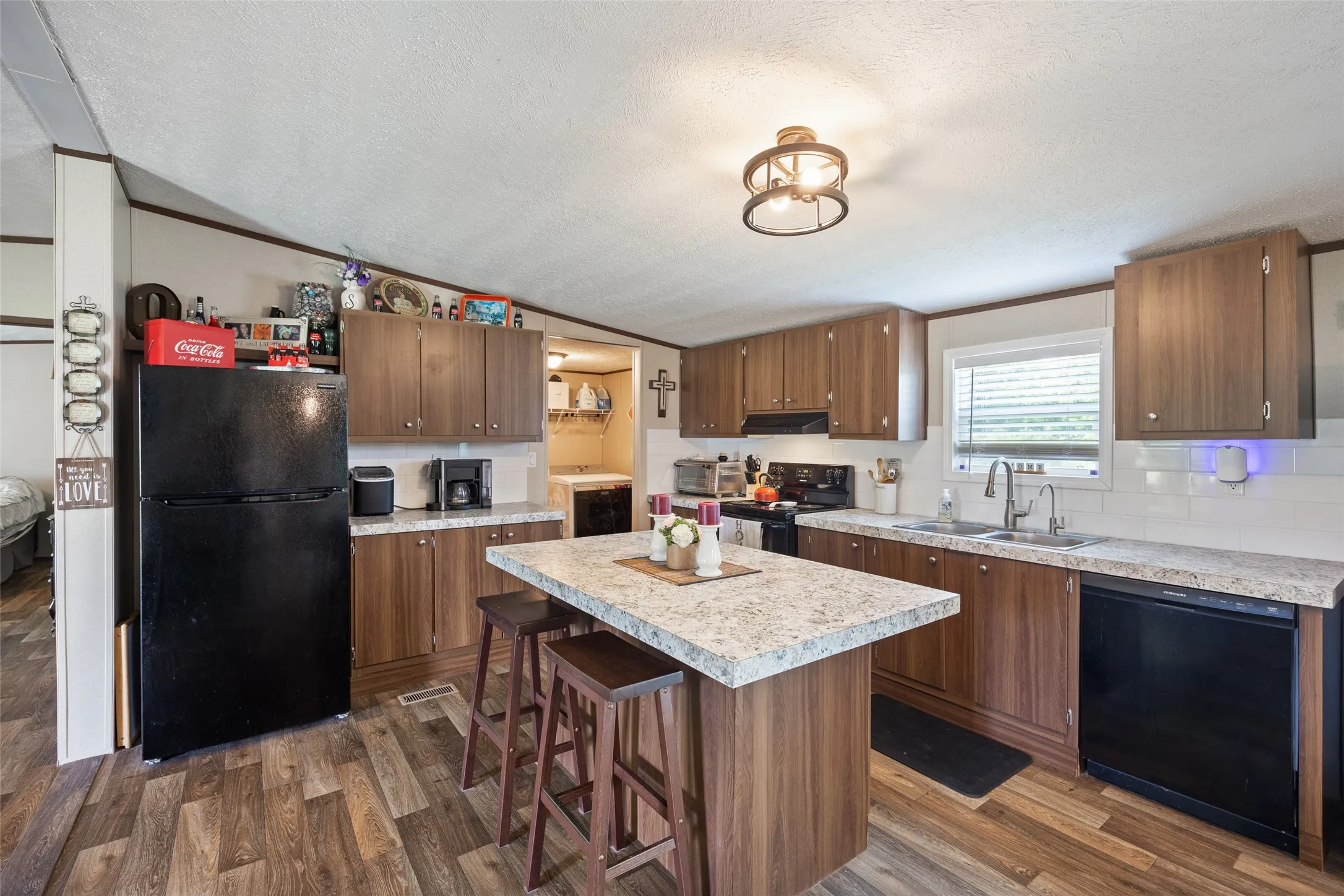 Mobile Home For Sale in Parker County , 514 Blue Sky Court, Springtown, Texas 76082, 4 Bedroom, 2 Bathroom, Garage spaces, 1,568 Sqft, built in 2023, mls#21299610, Real Estate Agent in Springtown, Homes For Sale in Parker county, Homes For Sale in Springtown, Realtor in Springtown Texas, Real Estate Brokerage Independent Realty Texas, Luminita Cordes Realtor