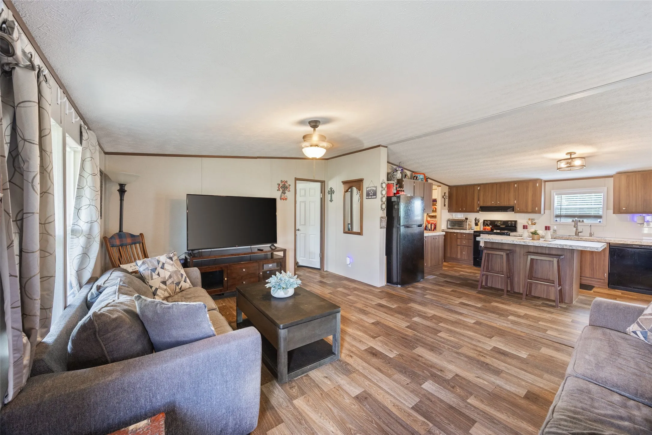 Mobile Home For Sale in Parker County , 514 Blue Sky Court, Springtown, Texas 76082, 4 Bedroom, 2 Bathroom, Garage spaces, 1,568 Sqft, built in 2023, mls#21299610, Real Estate Agent in Springtown, Homes For Sale in Parker county, Homes For Sale in Springtown, Realtor in Springtown Texas, Real Estate Brokerage Independent Realty Texas, Luminita Cordes Realtor