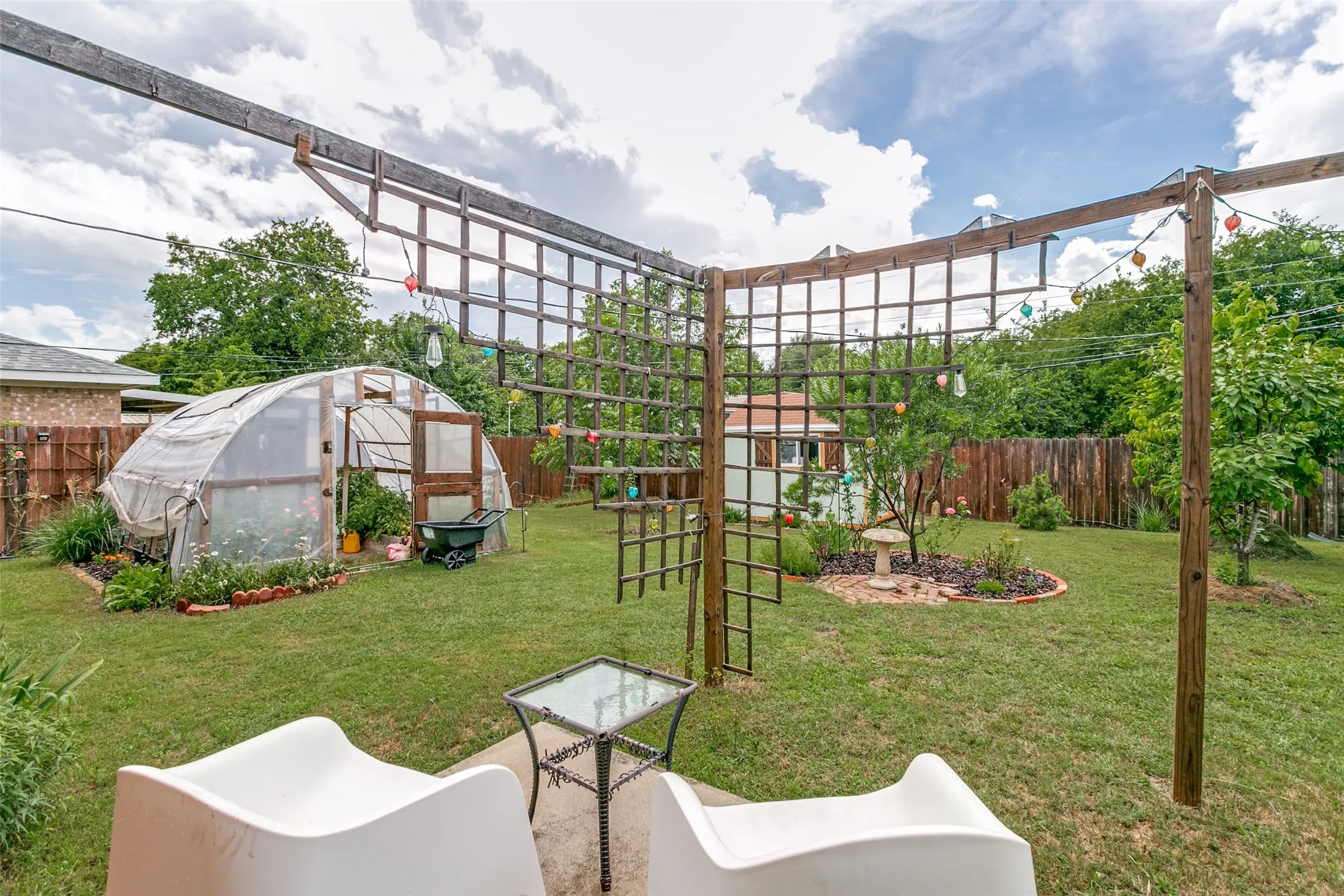 Single Family Residence For Sale in Tarrant County , 500 S Las Vegas Trail, White Settlement, Texas 76108, 3 Bedroom, 2 Bathroom, 2 Garage spaces, 1,175 Sqft, built in 2002, mls#21301245, Real Estate Agent in White Settlement, Homes For Sale in Tarrant county, Homes For Sale in White Settlement, Realtor in White Settlement Texas, Real Estate Brokerage Independent Realty Texas, Luminita Cordes Realtor