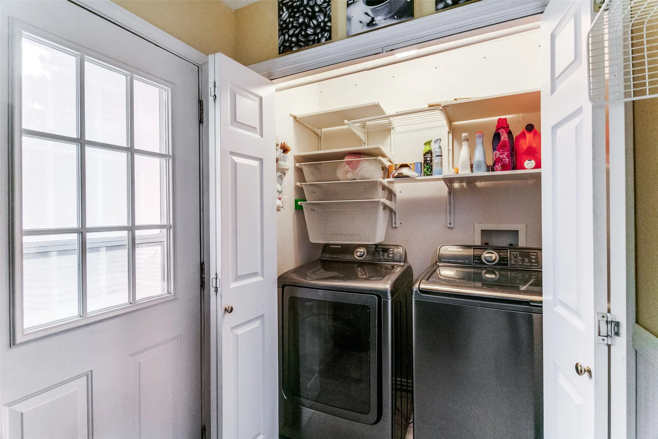 Single Family Residence For Sale in Tarrant County , 500 S Las Vegas Trail, White Settlement, Texas 76108, 3 Bedroom, 2 Bathroom, 2 Garage spaces, 1,175 Sqft, built in 2002, mls#21301245, Real Estate Agent in White Settlement, Homes For Sale in Tarrant county, Homes For Sale in White Settlement, Realtor in White Settlement Texas, Real Estate Brokerage Independent Realty Texas, Luminita Cordes Realtor