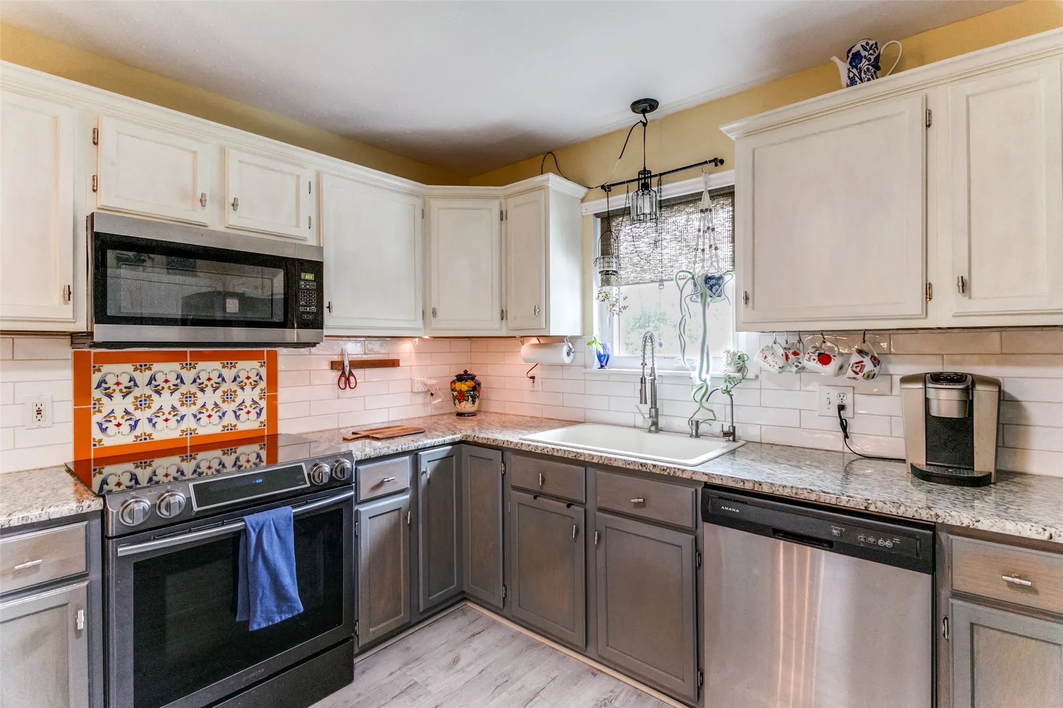 Single Family Residence For Sale in Tarrant County , 500 S Las Vegas Trail, White Settlement, Texas 76108, 3 Bedroom, 2 Bathroom, 2 Garage spaces, 1,175 Sqft, built in 2002, mls#21301245, Real Estate Agent in White Settlement, Homes For Sale in Tarrant county, Homes For Sale in White Settlement, Realtor in White Settlement Texas, Real Estate Brokerage Independent Realty Texas, Luminita Cordes Realtor