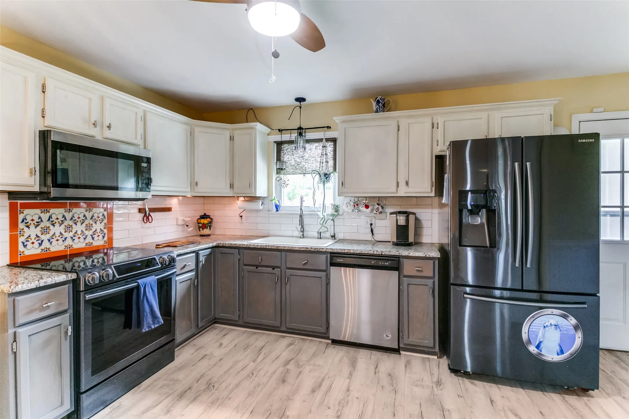 Single Family Residence For Sale in Tarrant County , 500 S Las Vegas Trail, White Settlement, Texas 76108, 3 Bedroom, 2 Bathroom, 2 Garage spaces, 1,175 Sqft, built in 2002, mls#21301245, Real Estate Agent in White Settlement, Homes For Sale in Tarrant county, Homes For Sale in White Settlement, Realtor in White Settlement Texas, Real Estate Brokerage Independent Realty Texas, Luminita Cordes Realtor